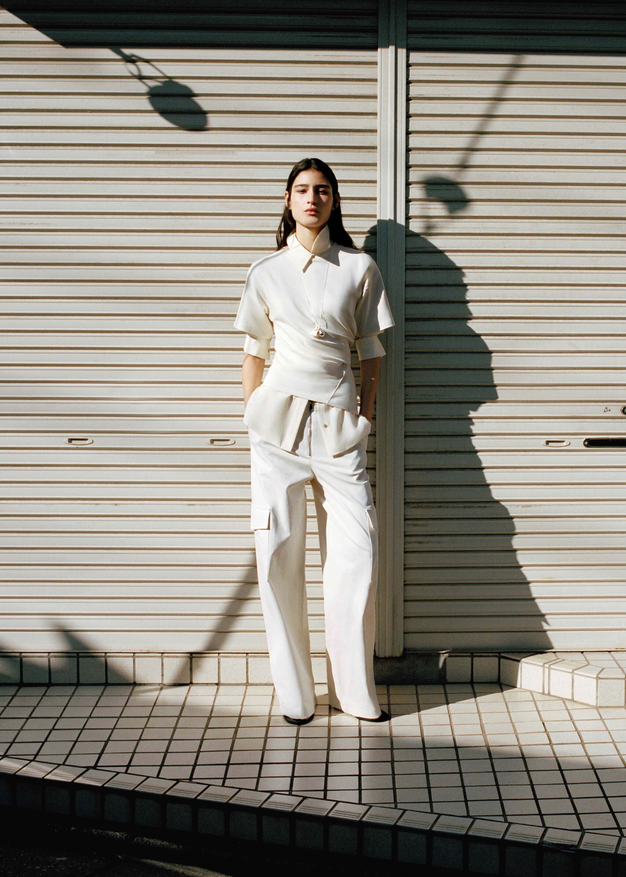 Fitted cotton t-shirt with asymmetrical hem - General plane, Vanilla. Ref: 27094441-00.