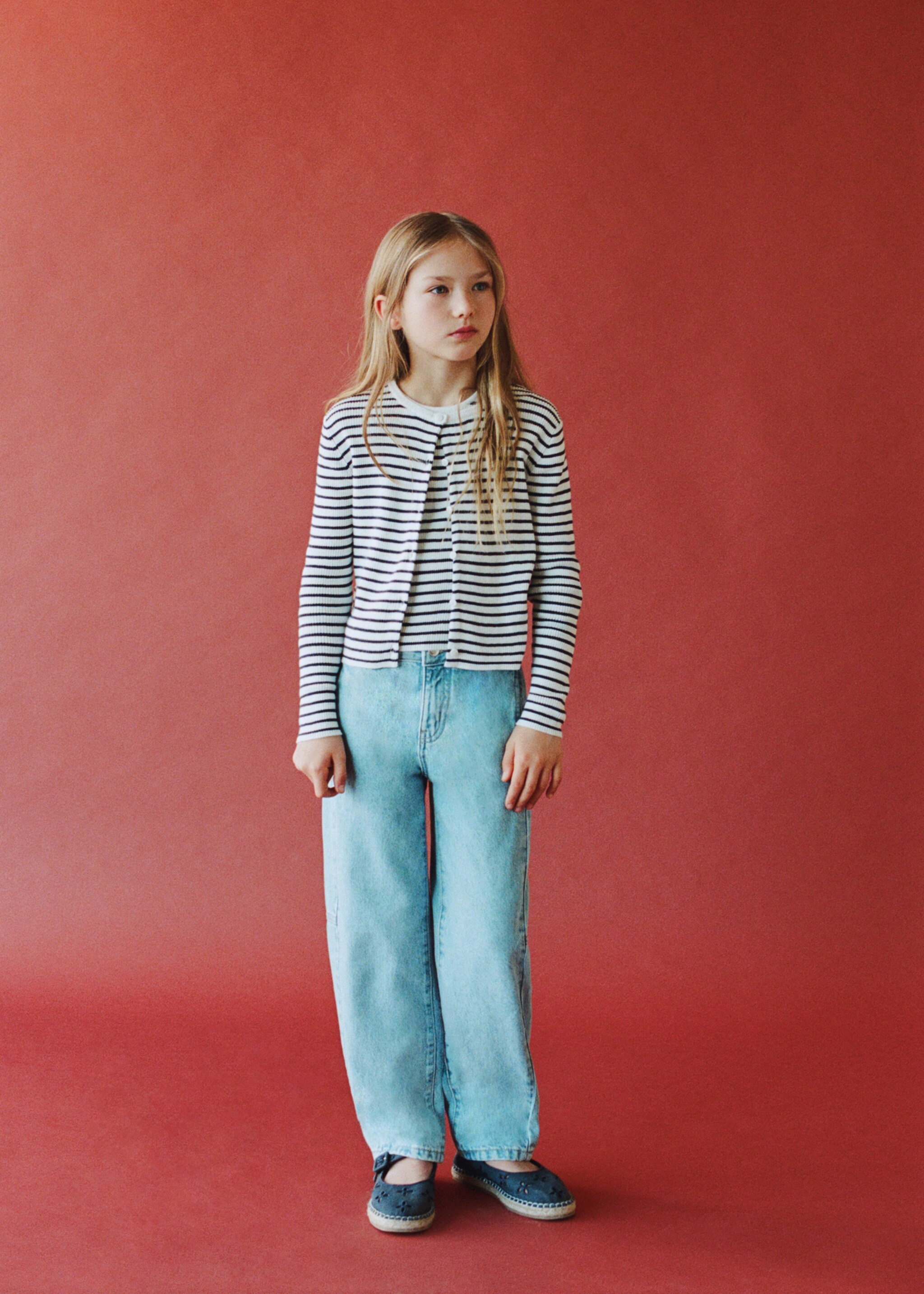 Gestreept gebreid vest - Overzichtstekening, Gebroken wit. Ref: 27095148-00.