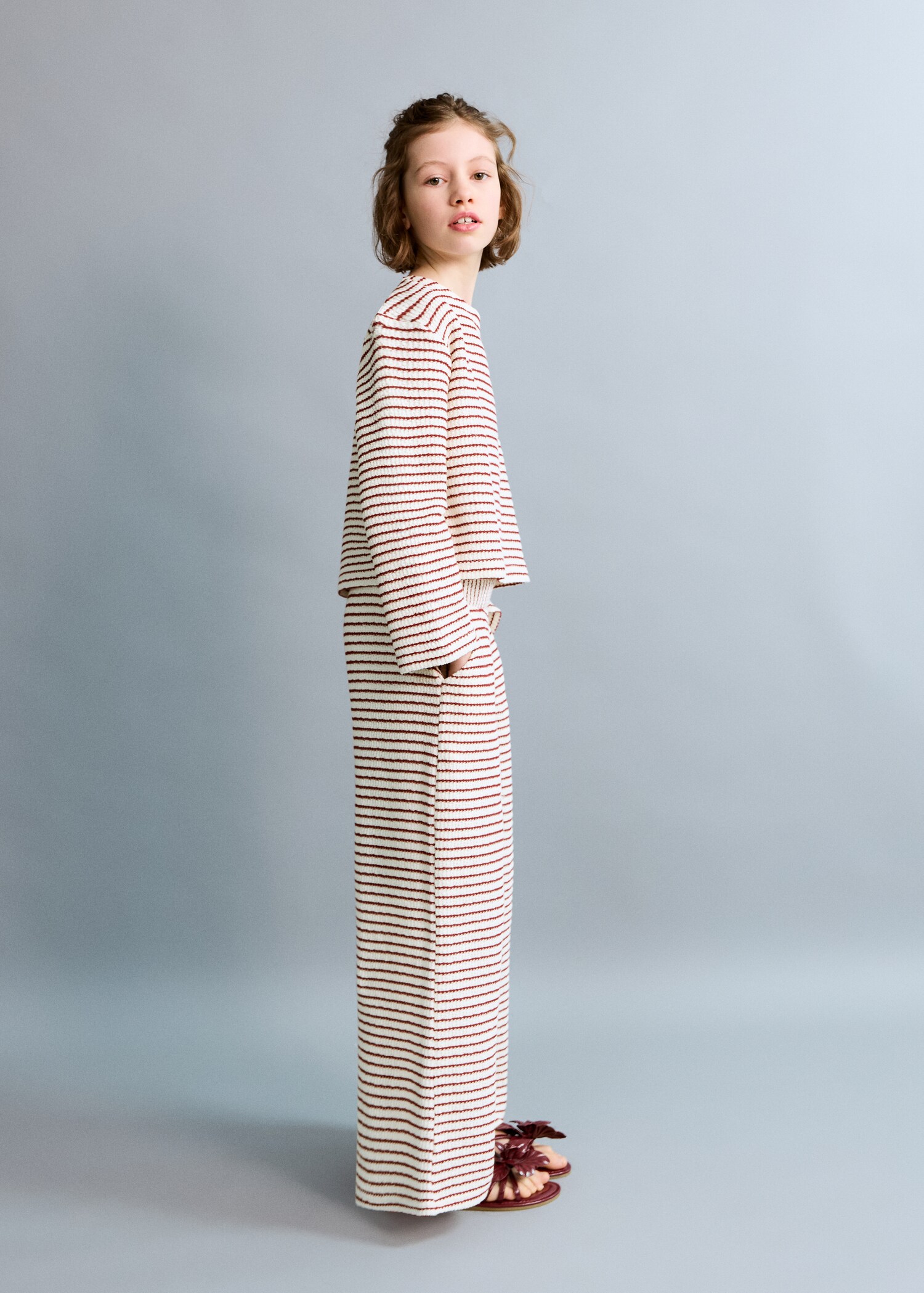 Knitted cropped sweater - General plane