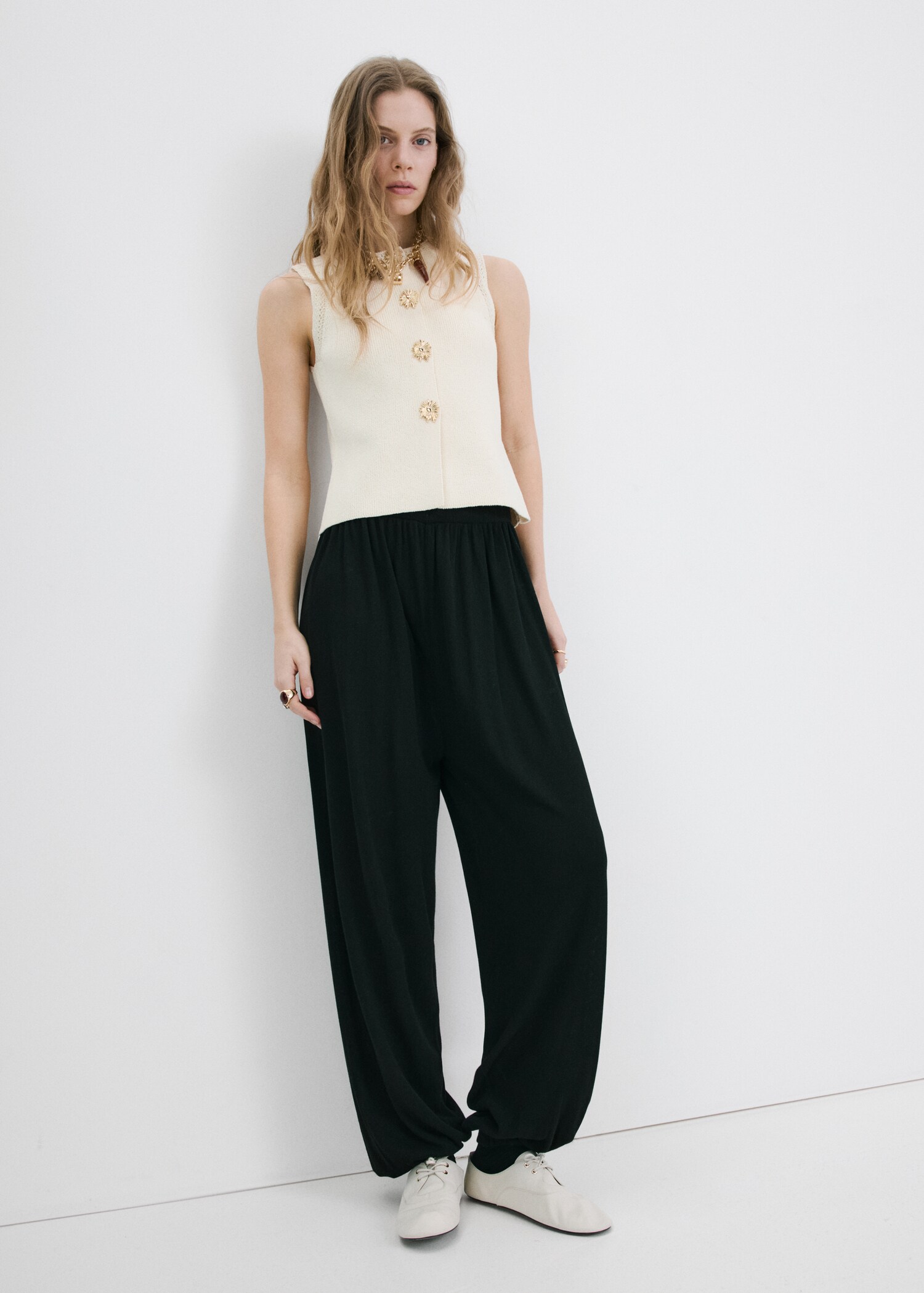 Knitted waistcoat with contrast piping - General plane