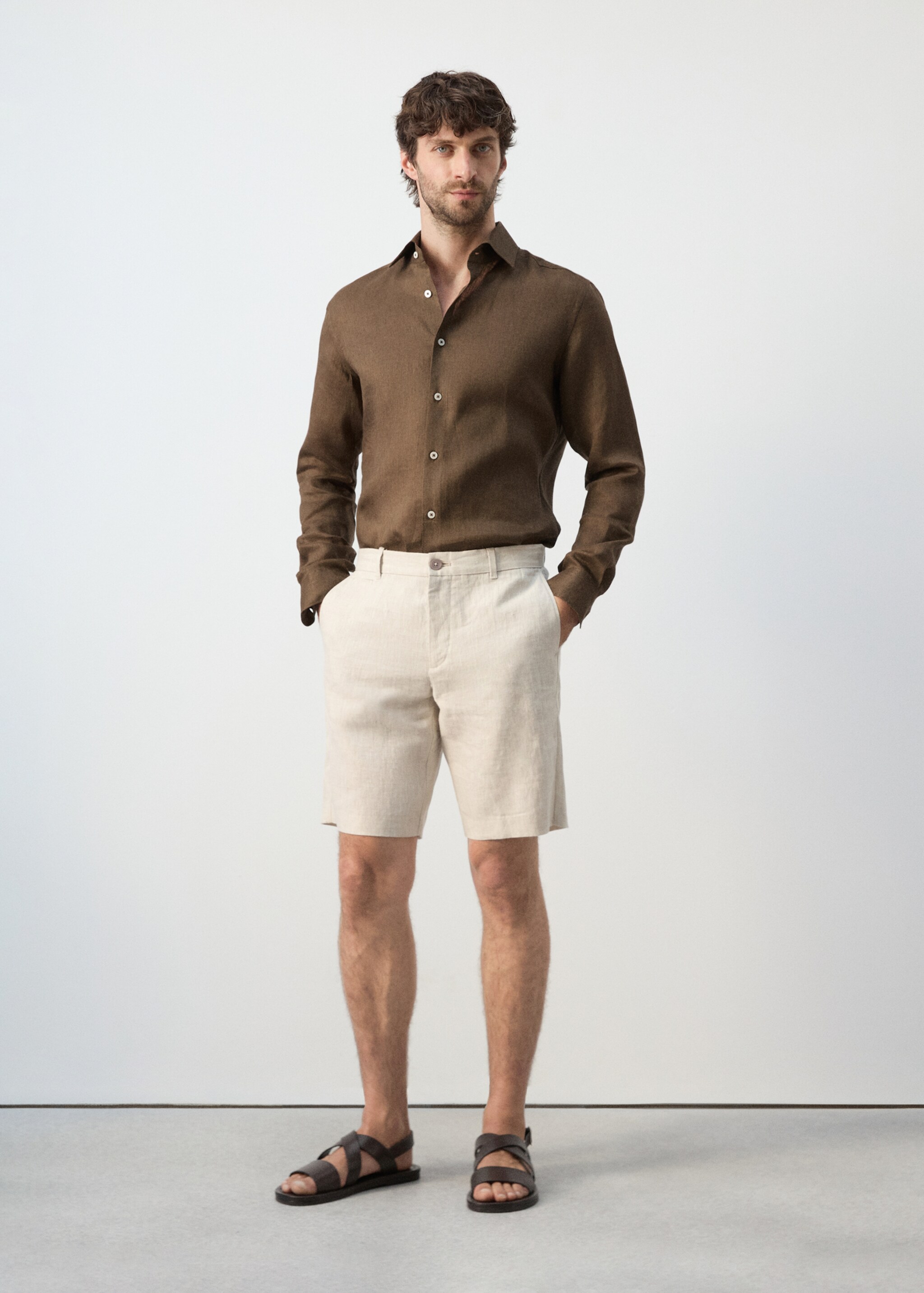 قميص 100% من الكتان سليم فيت - رؤية عامة, التبغ البني. Ref: 27095947-00.