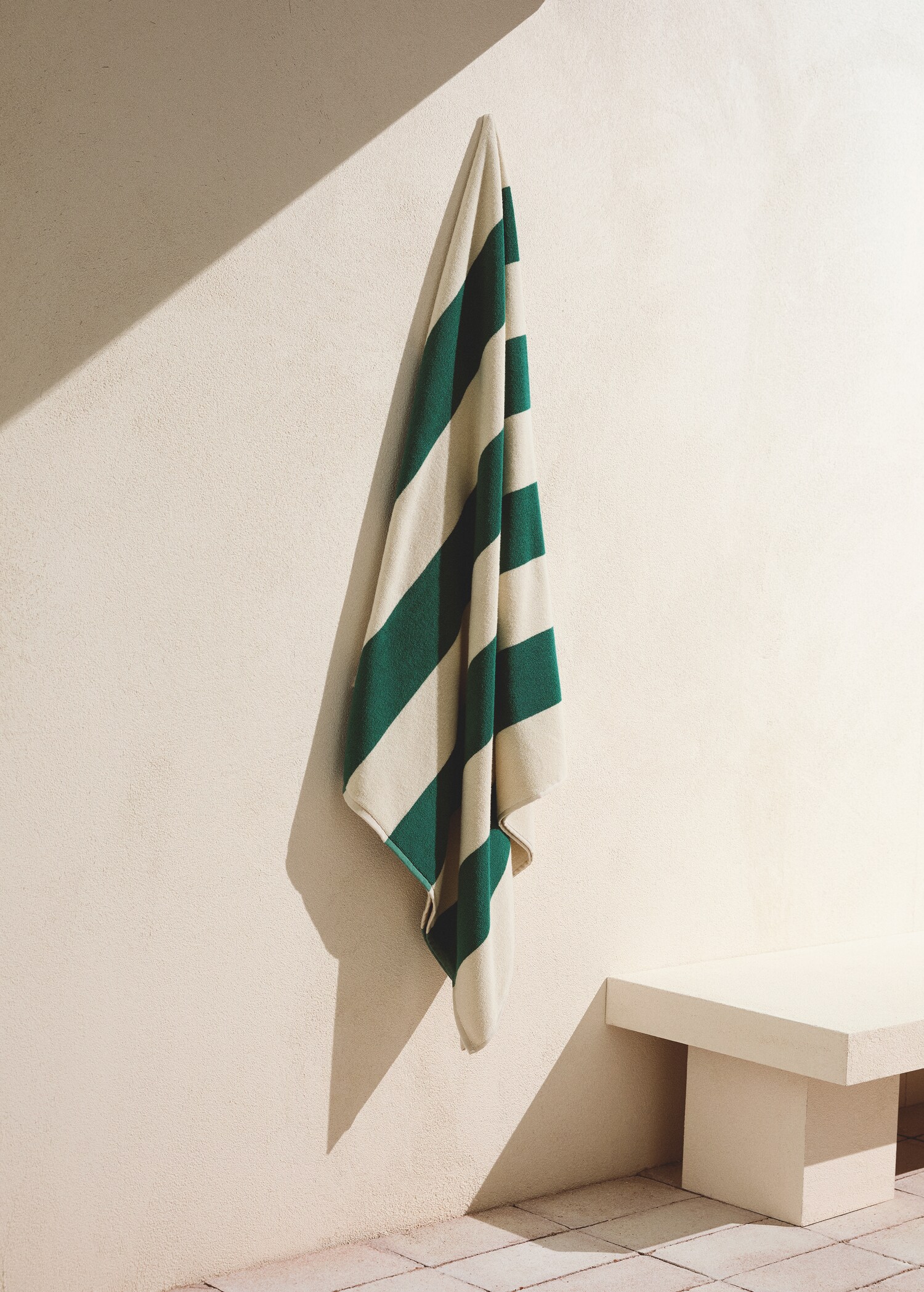Cotton terry beach towel with stripes - General plane