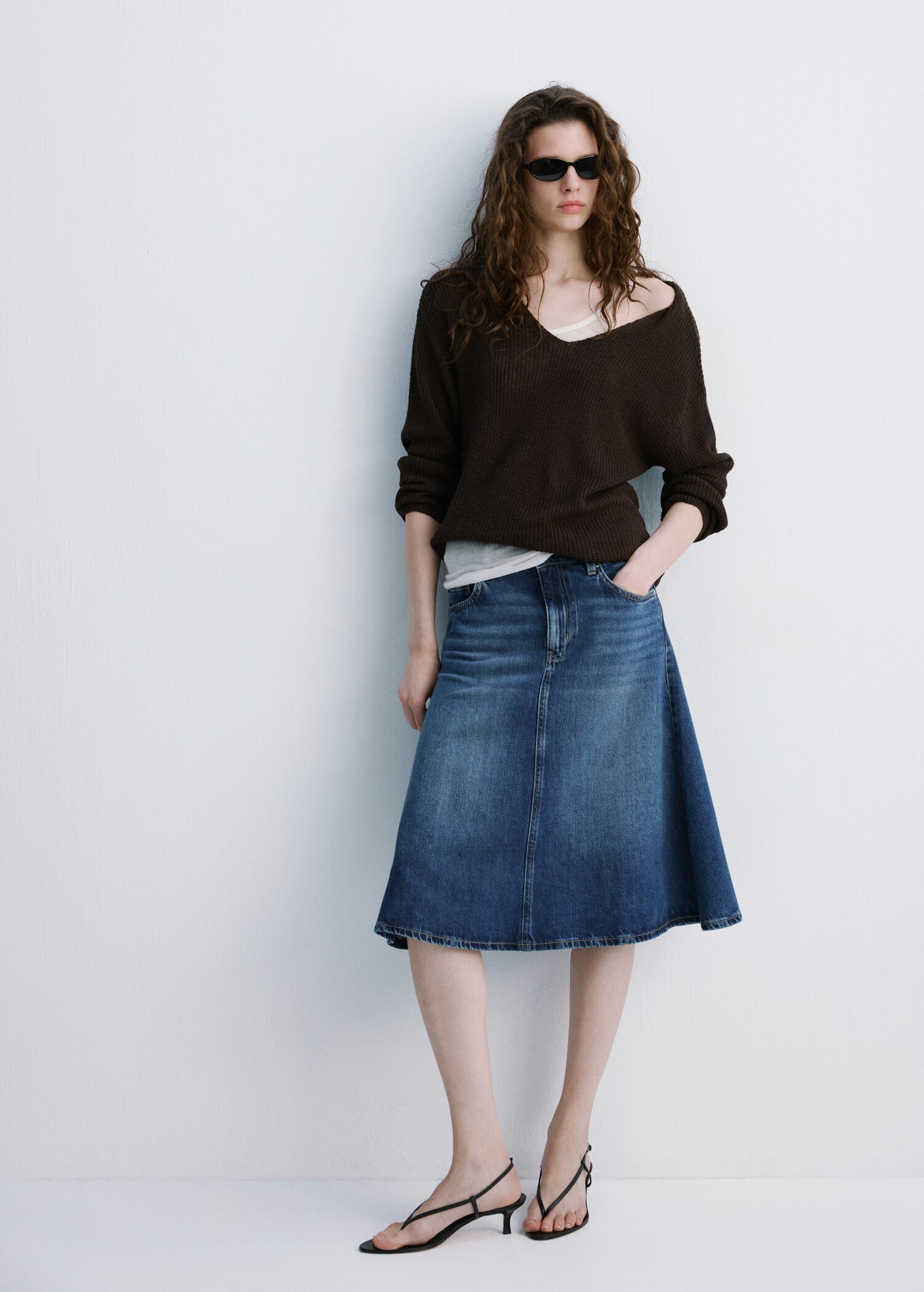 V-neck openwork knitted sweater - General plane