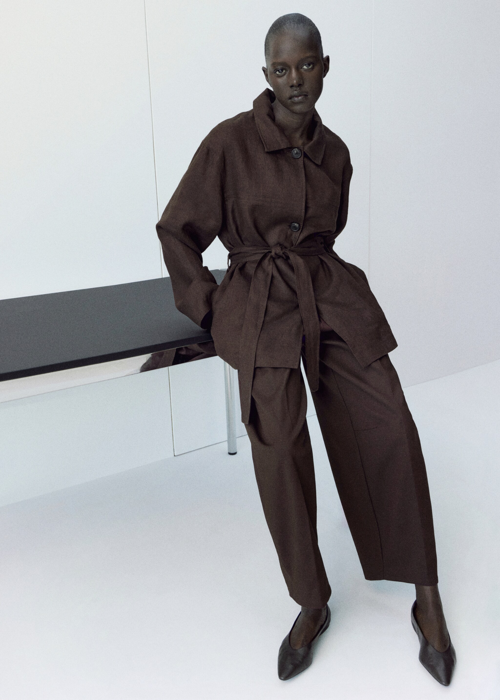 جاكيت بحزام من الكتان - رؤية عامة, شوكولاتة. Ref: 27097138-00.