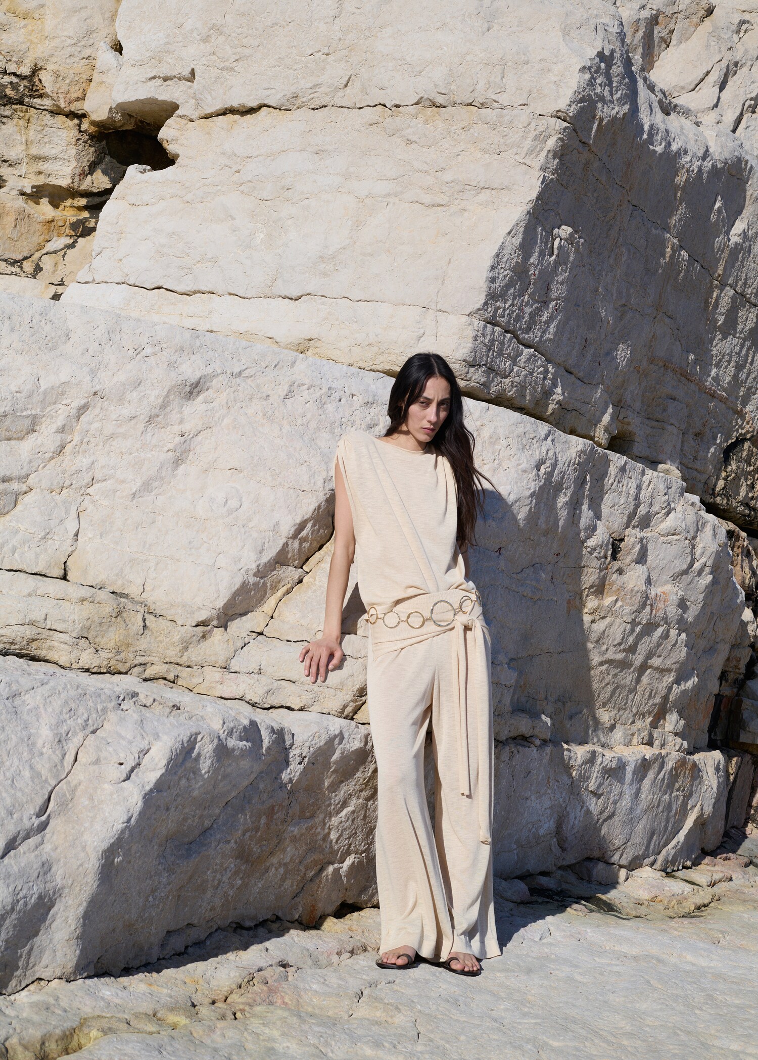 Fine knit trousers with knot detail - General plane