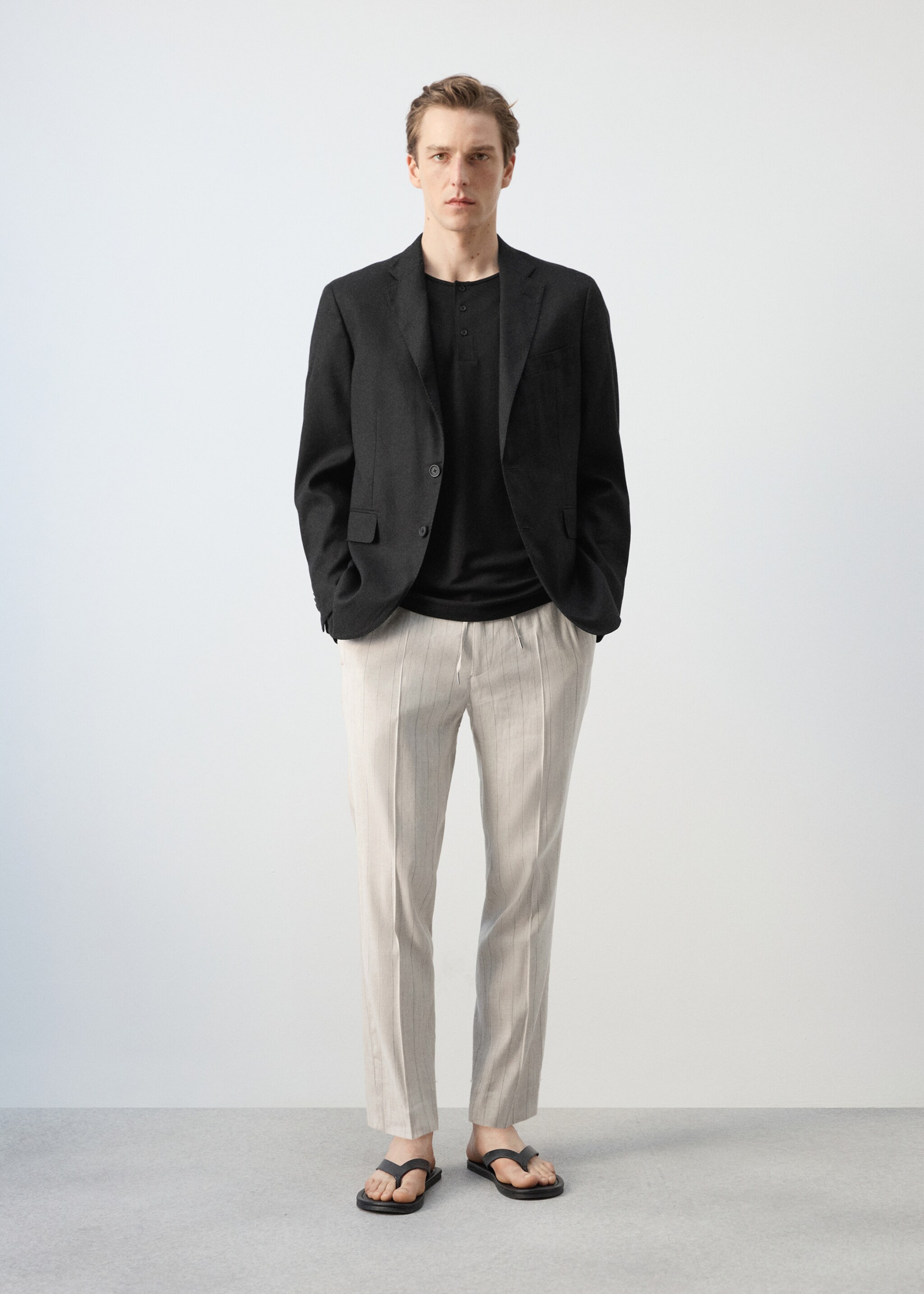 Veste costume slim-fit mélange de lin - Plan général, Noir. Ref: 27097910-00.