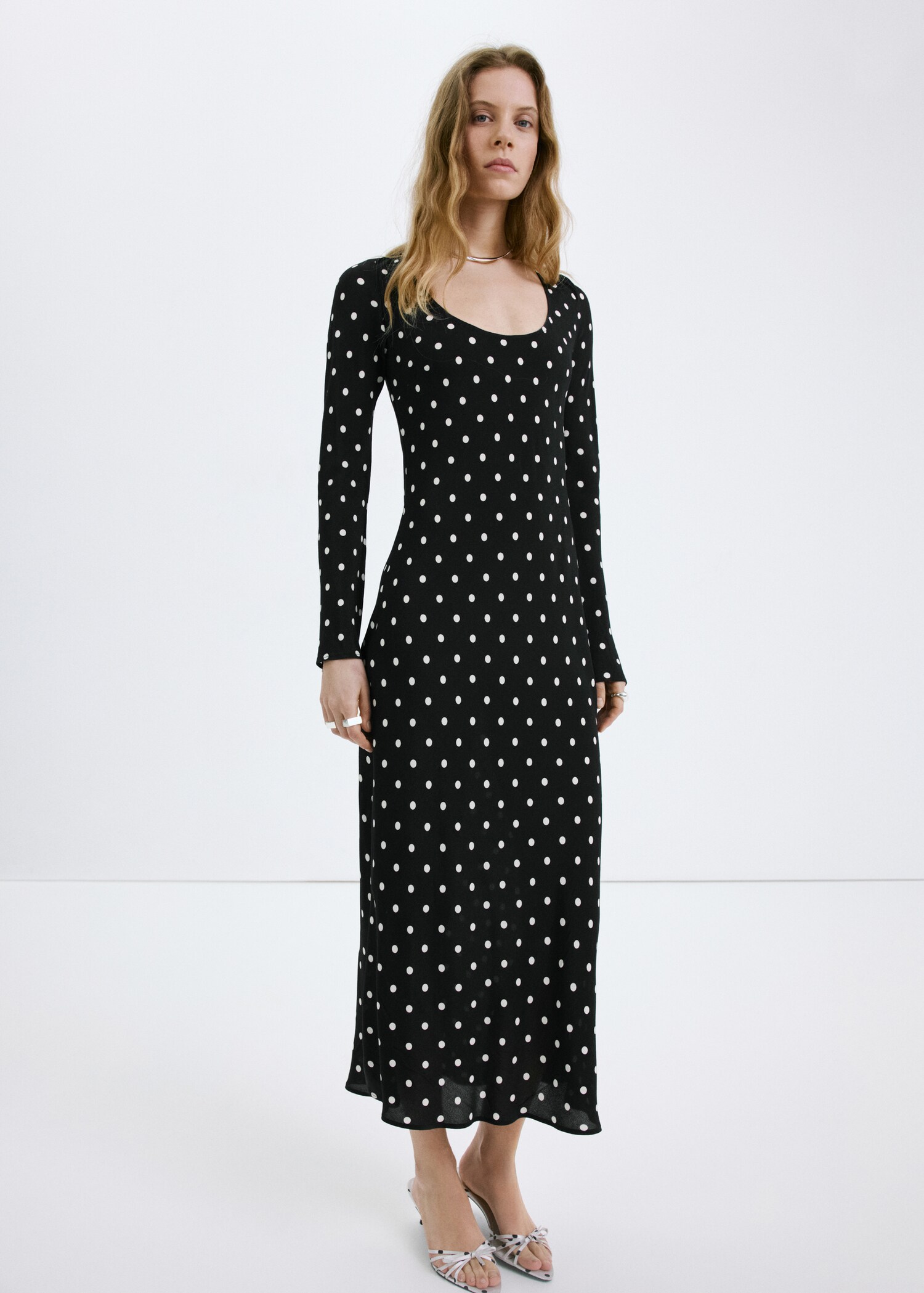 Long sleeve polka dot dress - General plane