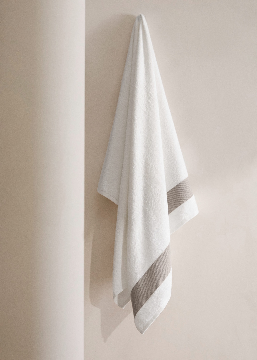 Mango Multicoloured Striped Jacquard Cotton Bath Towel Ecru In White