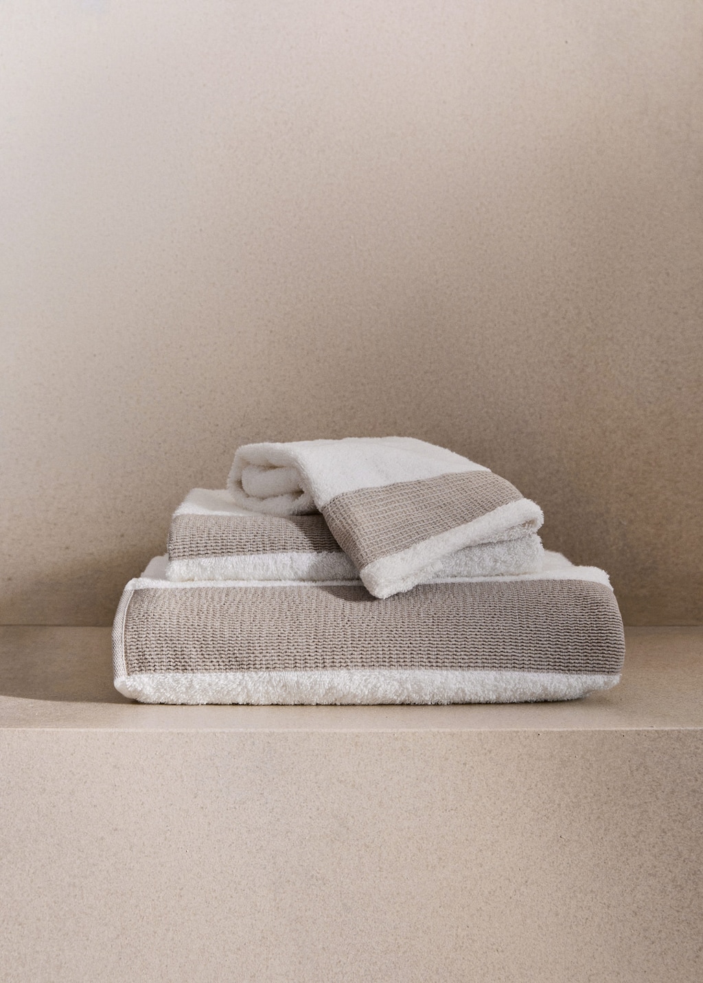 Mango Multicoloured Striped Jacquard Cotton Washbasin Towel Ecru In White