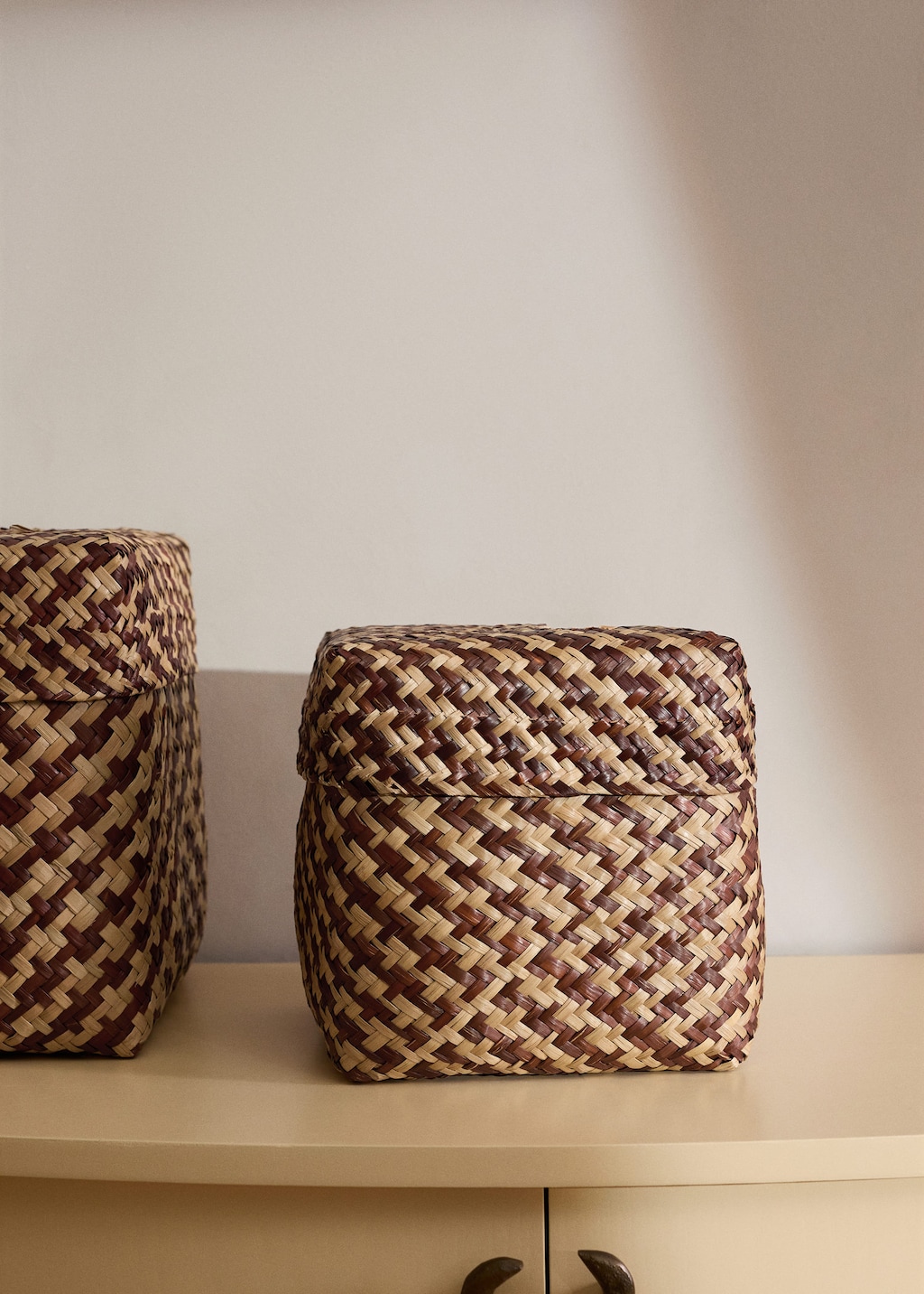 Mango Medium-sized Colored Storage Basket Chocolate In Brown