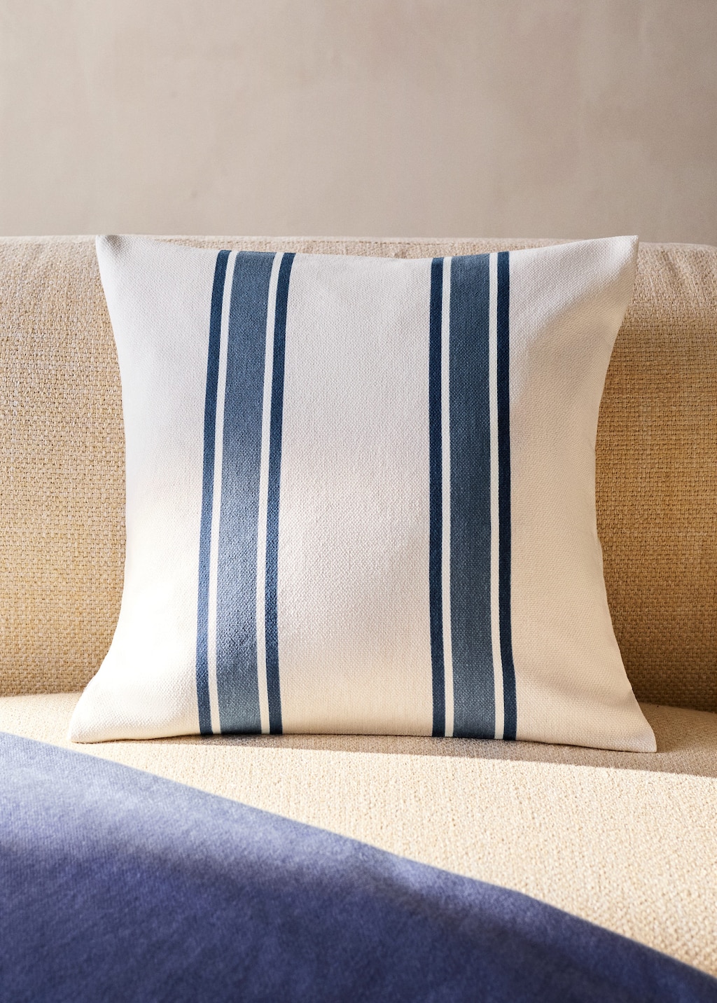 Mango Cotton Cushion Cover With Two-tone Stripes 45x45 Cm Indigo Blue In White