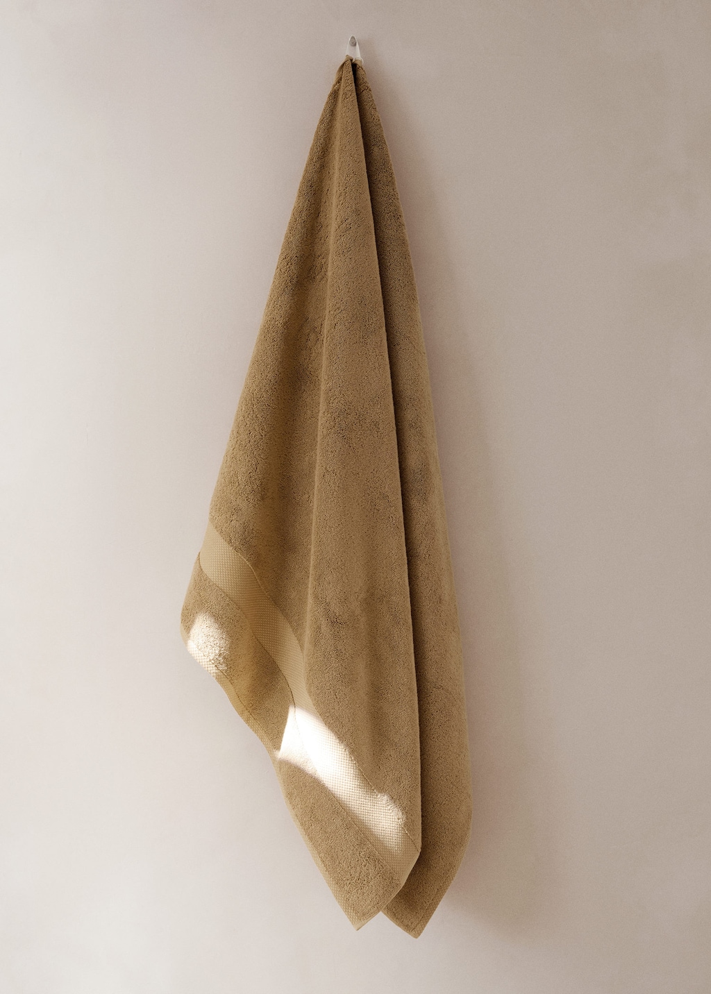 Mango Extra Soft Xl Cotton Towel Medium Brown In Green