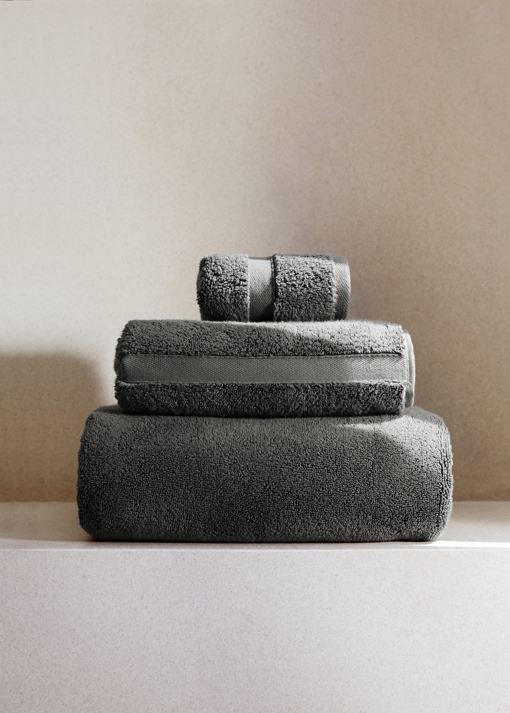Mango Extra-soft Bathroom Towel Dark Grey In Gray