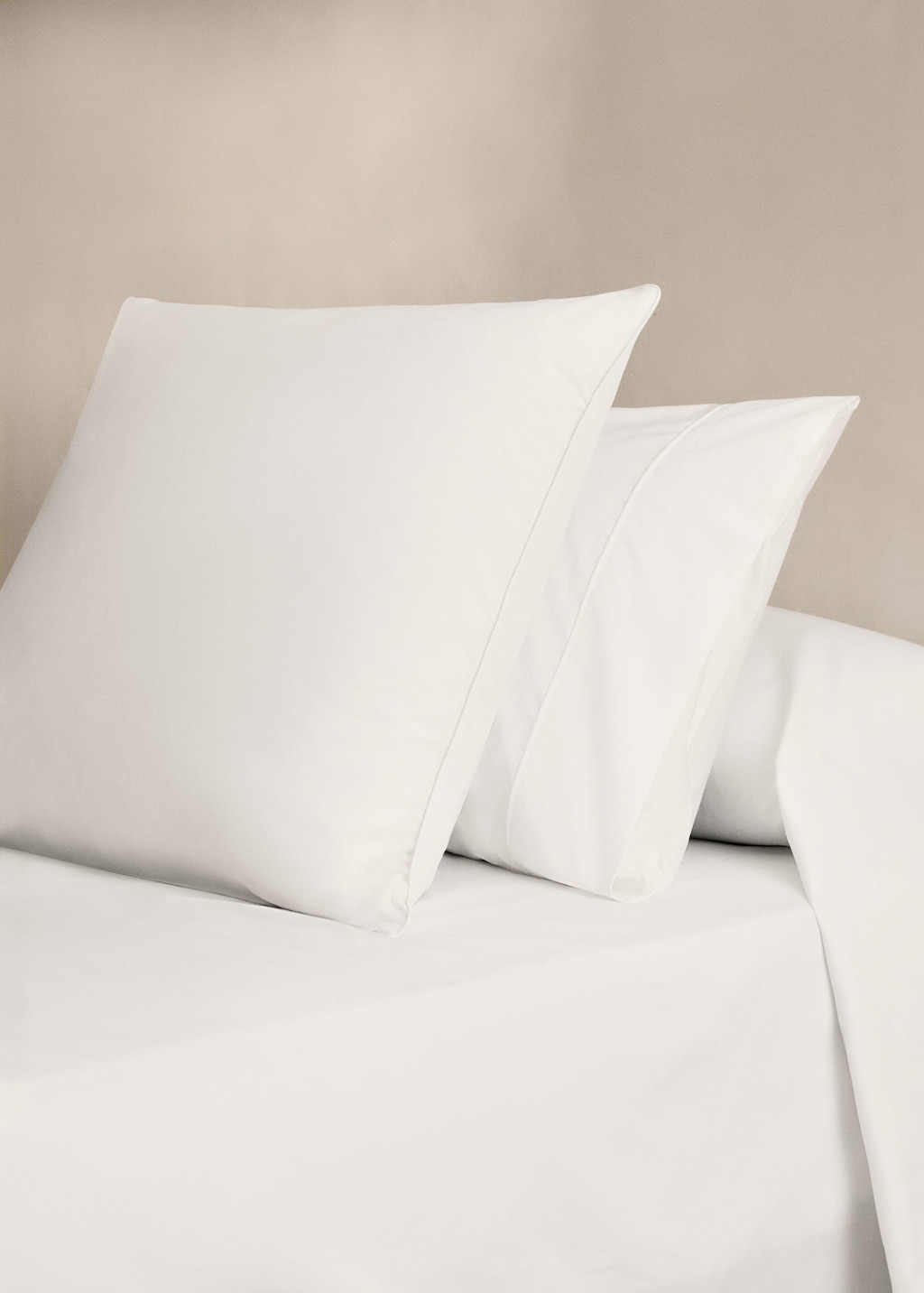 Mango Home Two 500-thread Count Cotton Percale Pillowcases With Rounded Piping Detail 60x60 Cm White