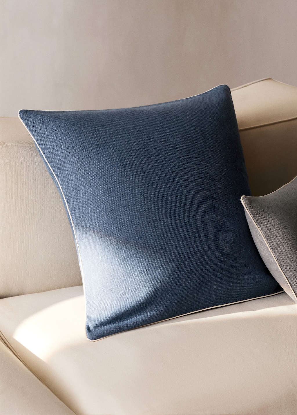 Mango 60x60 Cm Piped Cushion Cover Indigo Blue