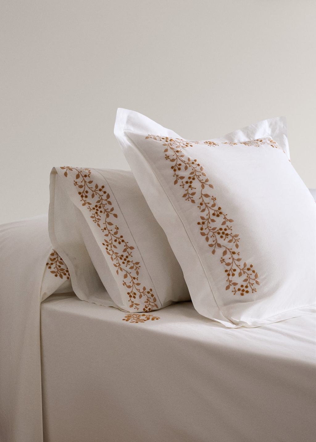 Mango Two Cotton Percale Pillowcases With Embroidered Flowers 60x60 Cm Pastel Orange In White