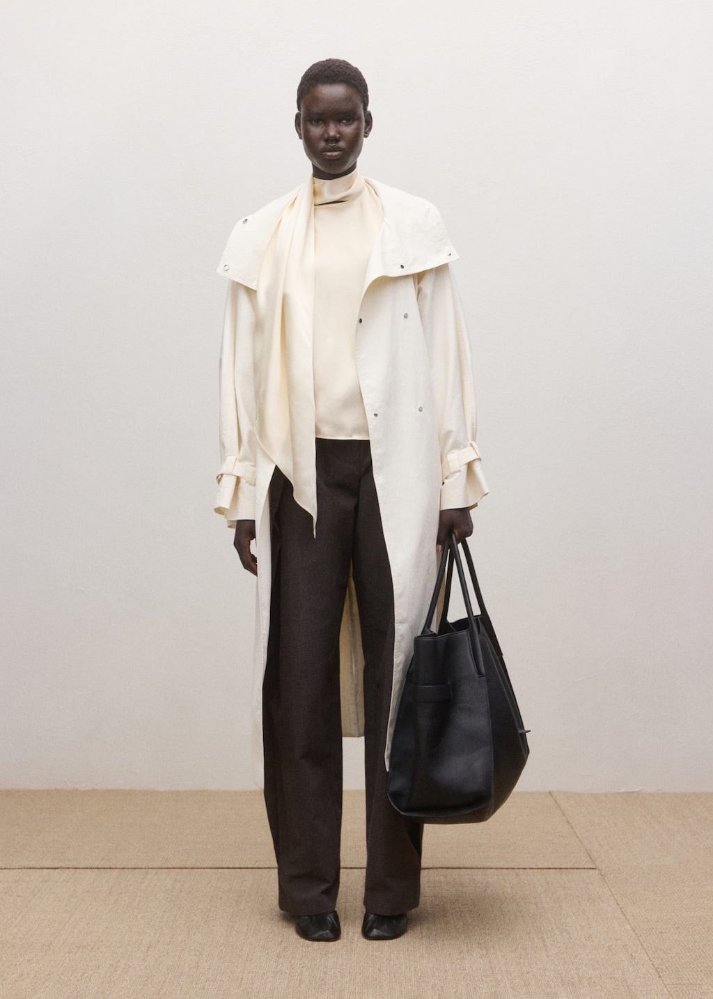 Mango 100% Silk Blouse With Foulard Collar Ecru In Yellow