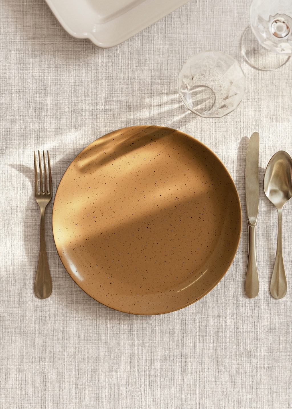 Mango Stoneware Dinner Plate With Spots Leather In Brown