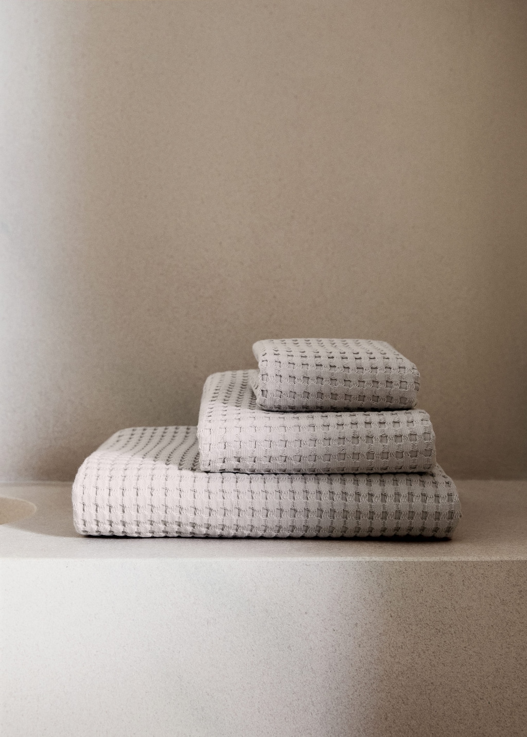 Mango Cotton Waffle Washbasin Towel Light/pastel Grey In Neutral