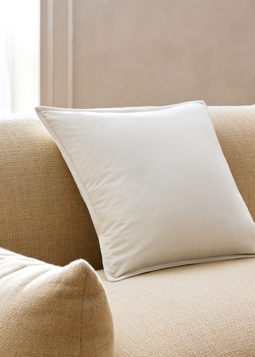 Mango Cushion Case Primula Ecru