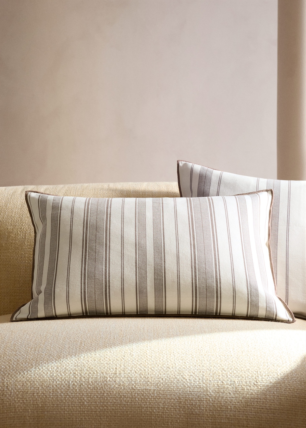 Mango Cushion Cover With Striped Design And Piped Edging 40x60 Cm Light/pastel Brown In White