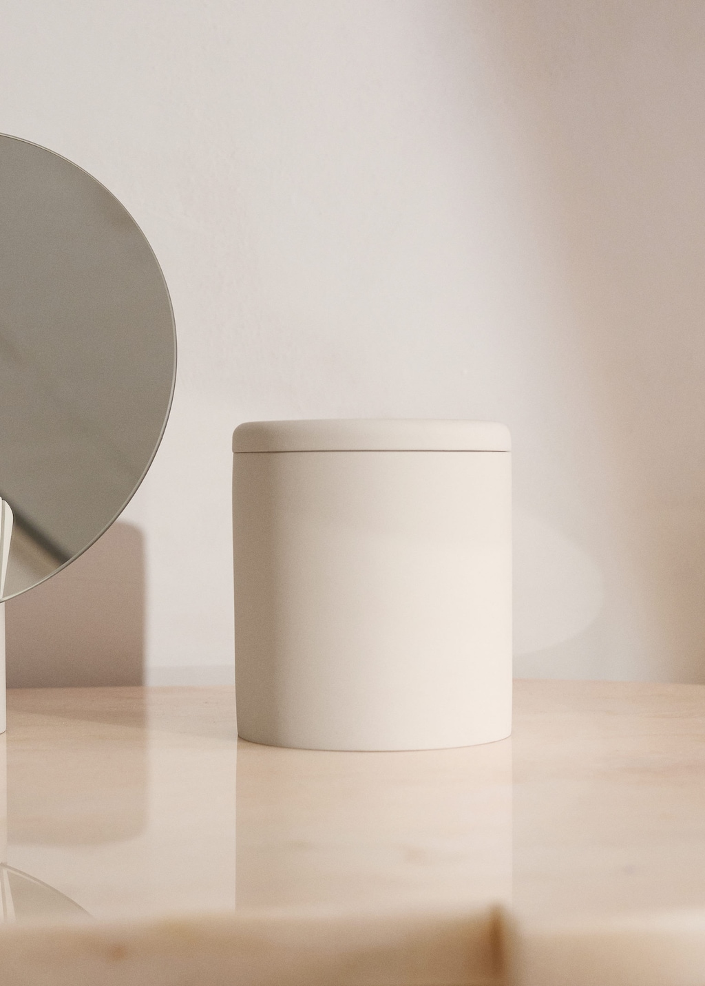 Mango Resin Bathroom Container Ecru In Sand