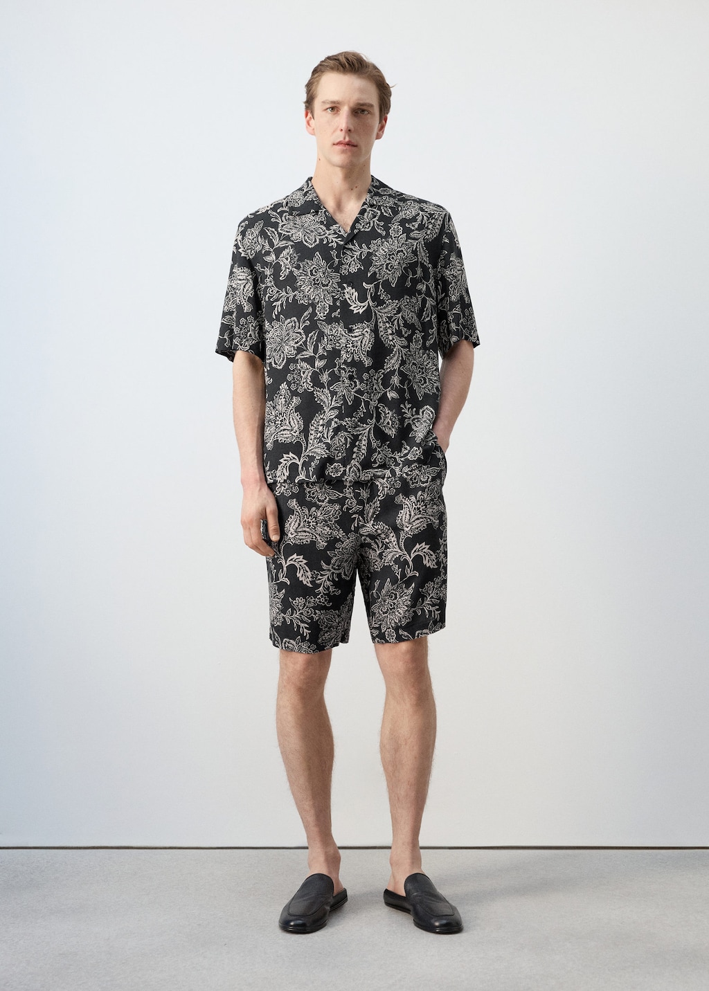 Mango Regular-fit Printed Shirt In Black