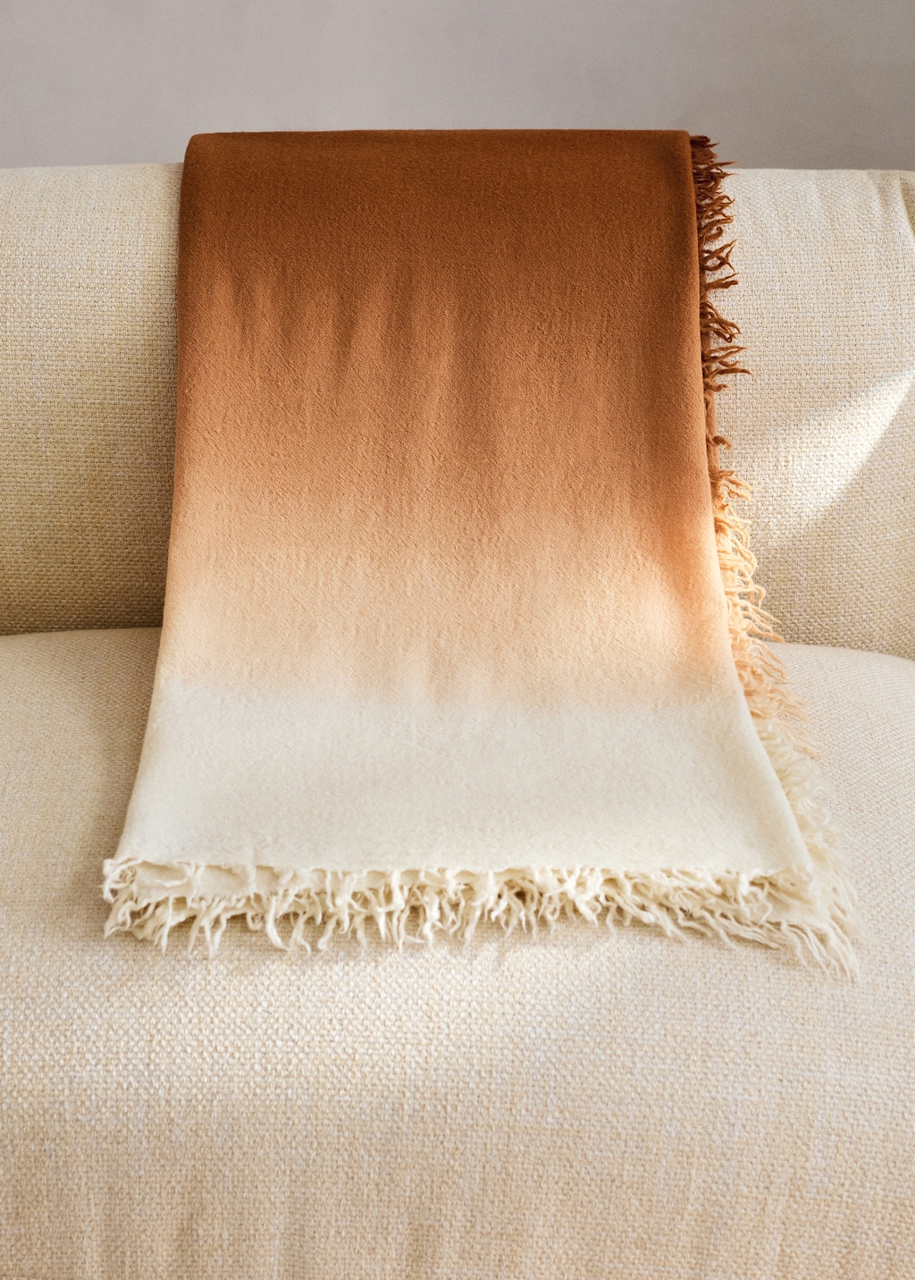 Mango Frayed Wool Blanket With Ombre Design Russet In Brown