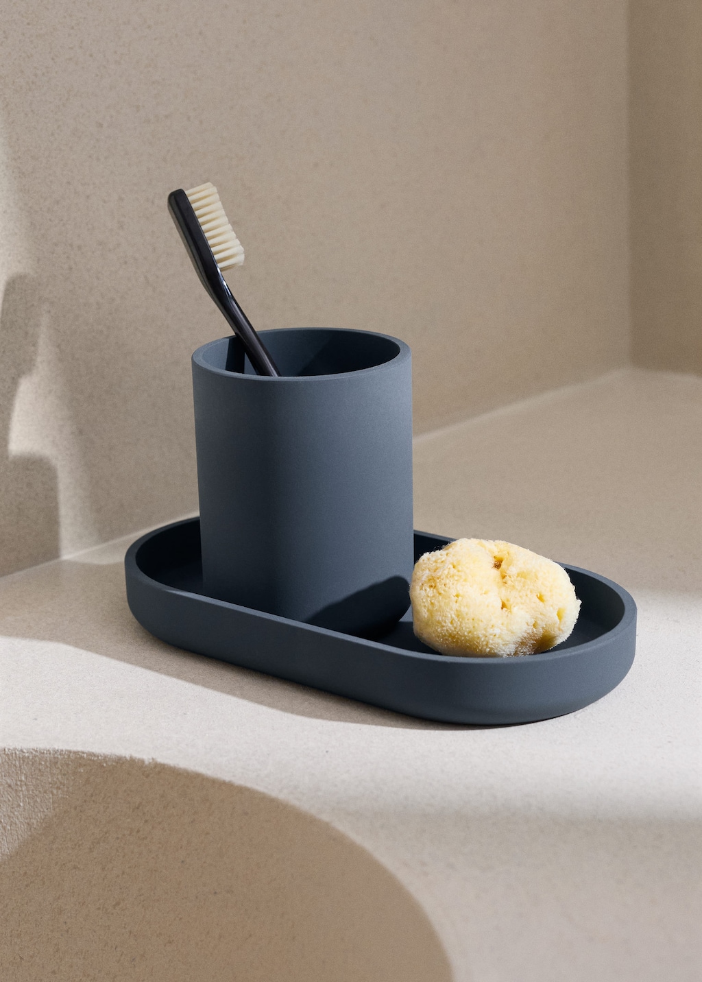Mango Resin Toothbrush Cup Charcoal In Gray