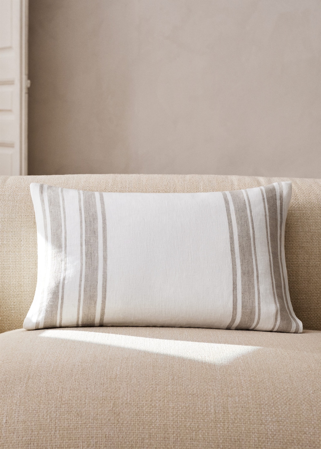 Mango Linen Striped Cushion Cover With Zip Detail 40x60 Cm Sand In White