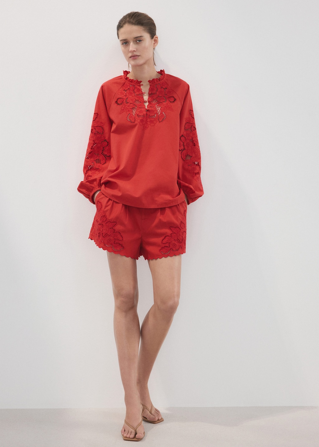Mango Short Détails Ajourés Broderies Rouge - Femme - 38 -  In Red