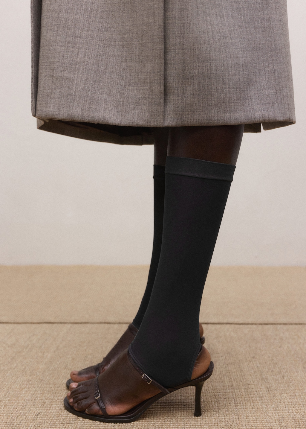 Mango Open-toe Socks Black In Burgundy