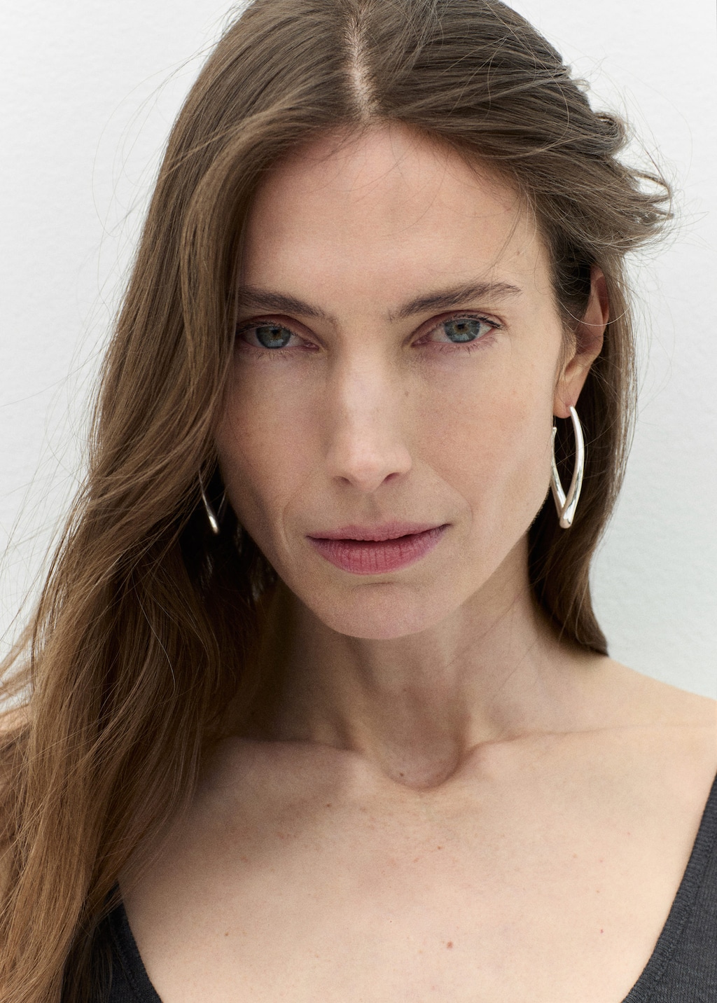 Mango Twisted Hoop Earrings In White