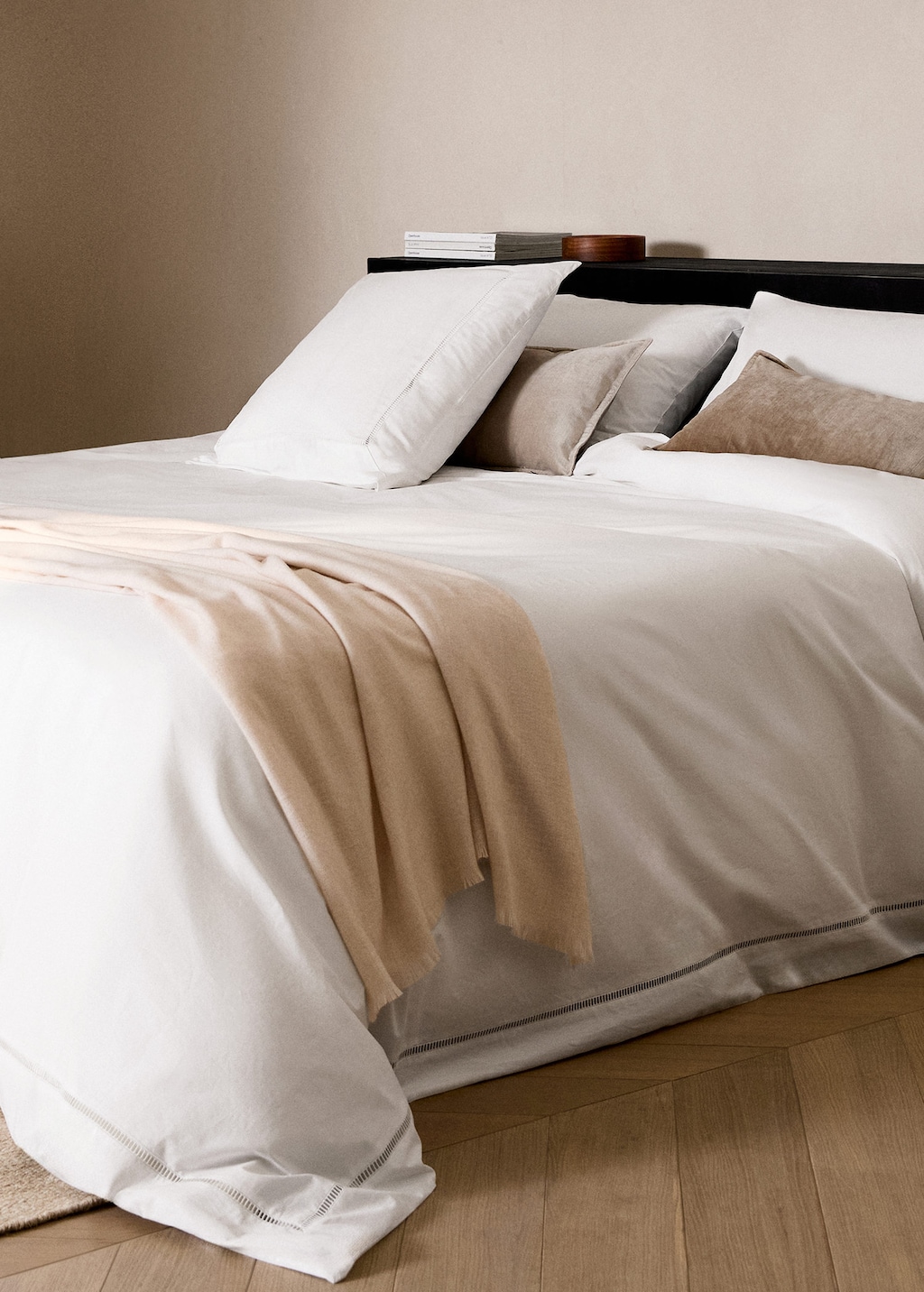 Mango Home Percale Cotton Duvet Cover With Hemstitch Queen Bed White
