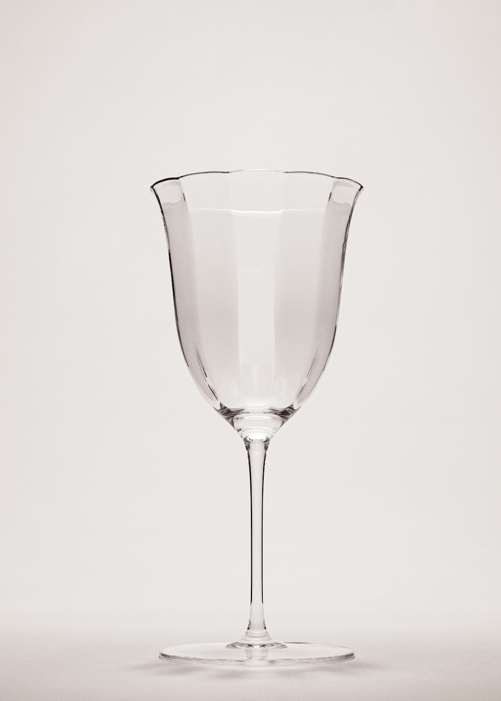 Mango Borosilicate Elongated Wavy Glass Ice Grey In Transparent