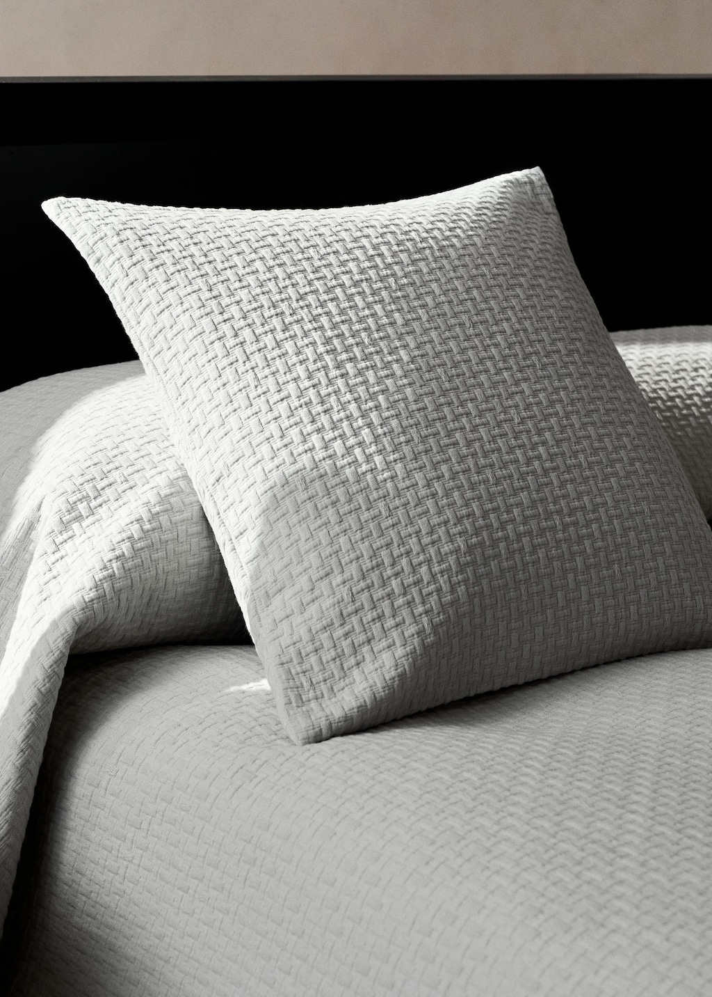 Mango Garment-dyed Cotton Cushion Cover 50x50 Cm Grey In Gray