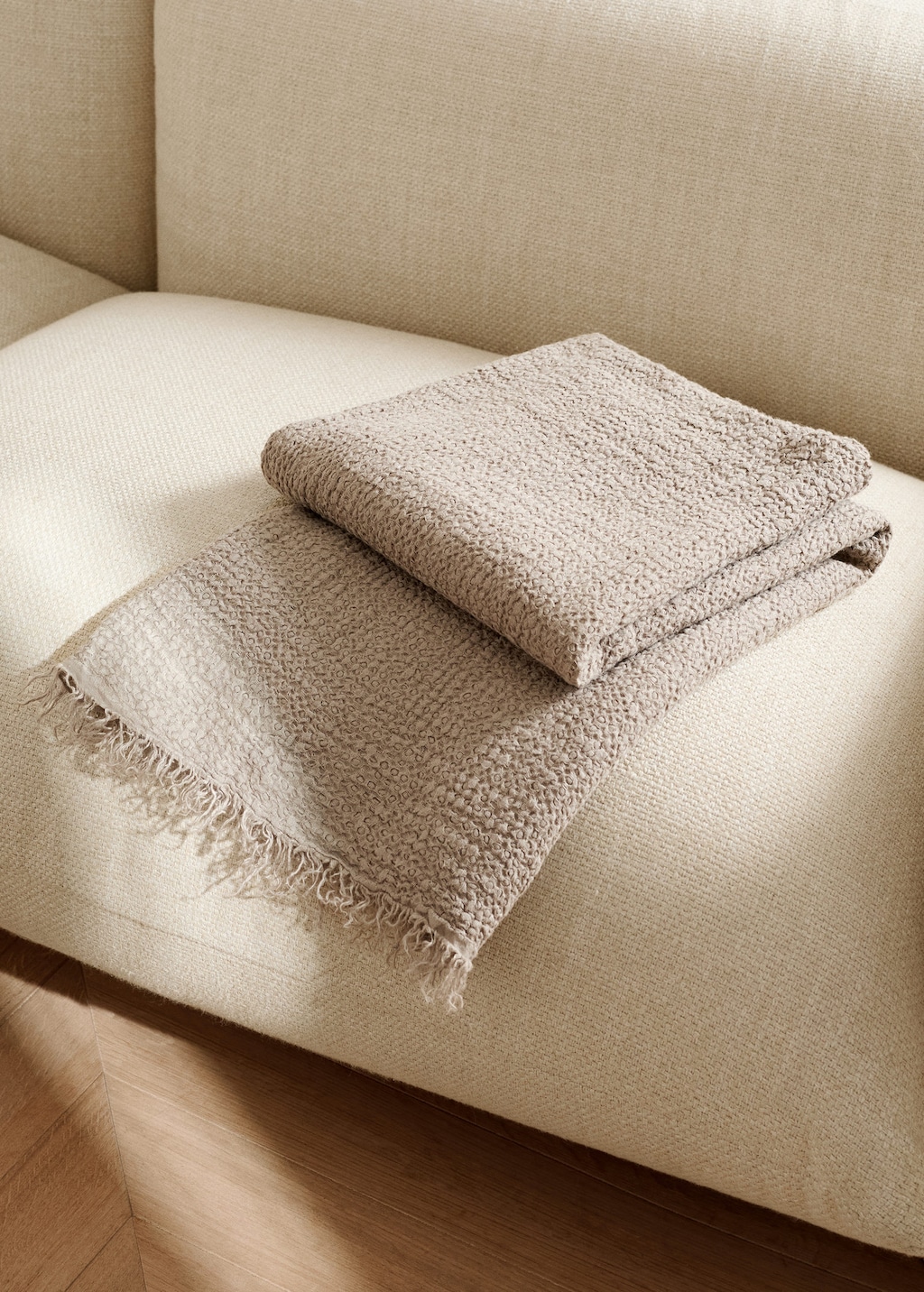 Mango 100% Linen Frayed Blanket Light/pastel Brown