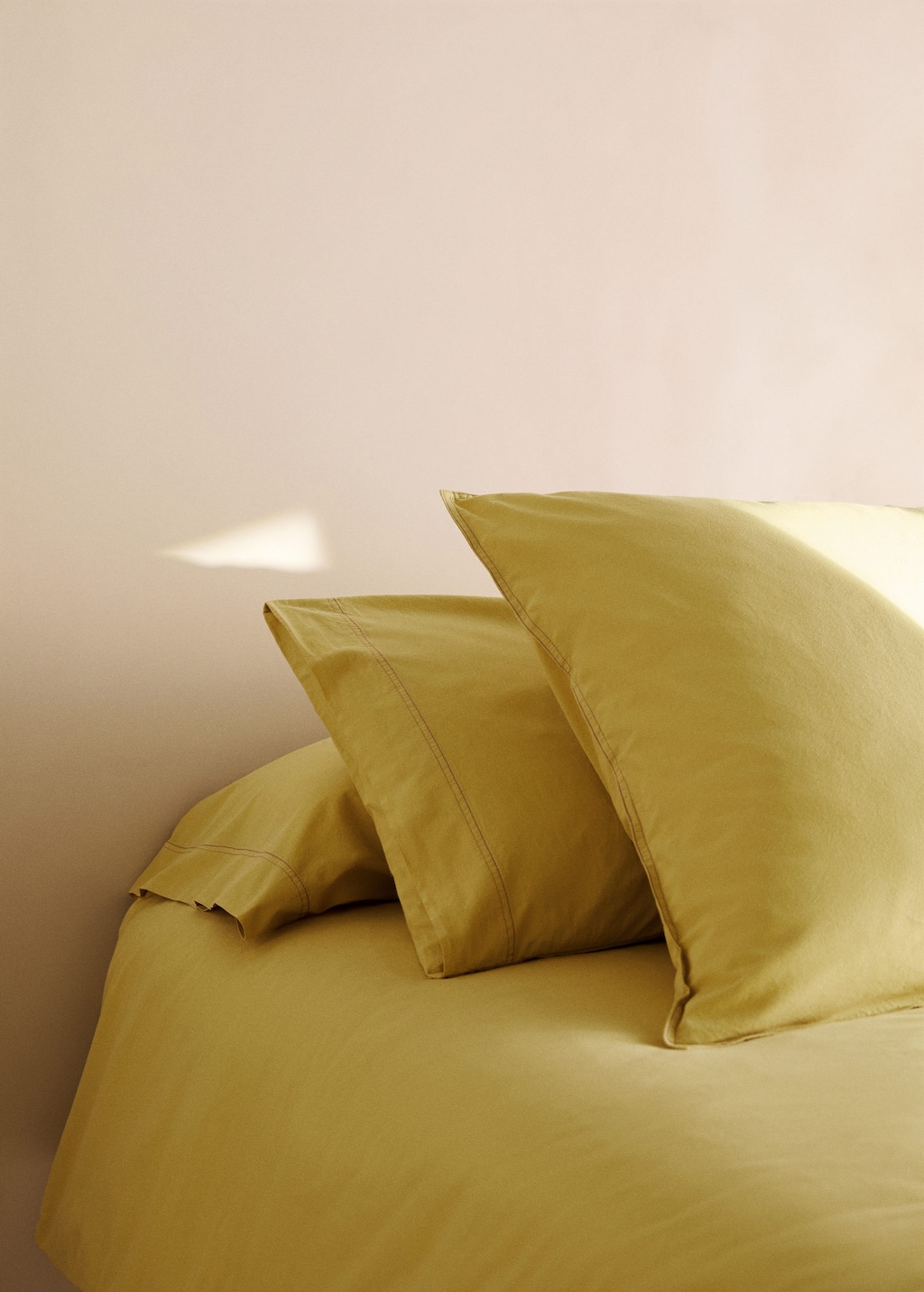 Mango Children's Washed Cotton Double-stitched Pillowcase 50x75 Cm Mustard In Gold