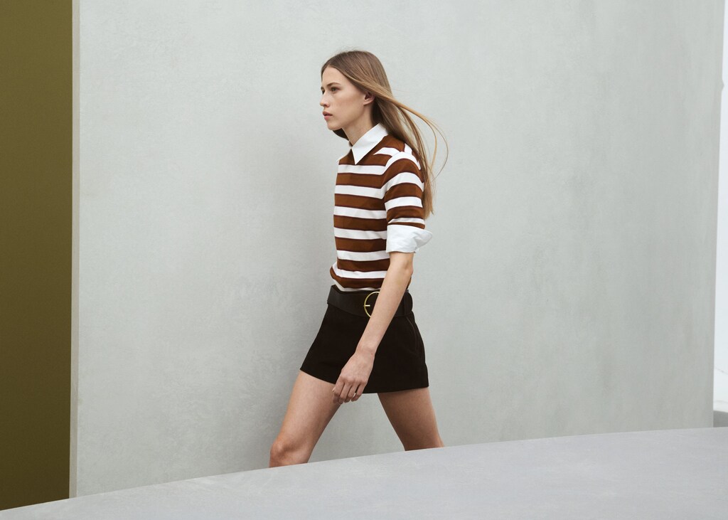 Short-sleeved knitted sweater - image 3