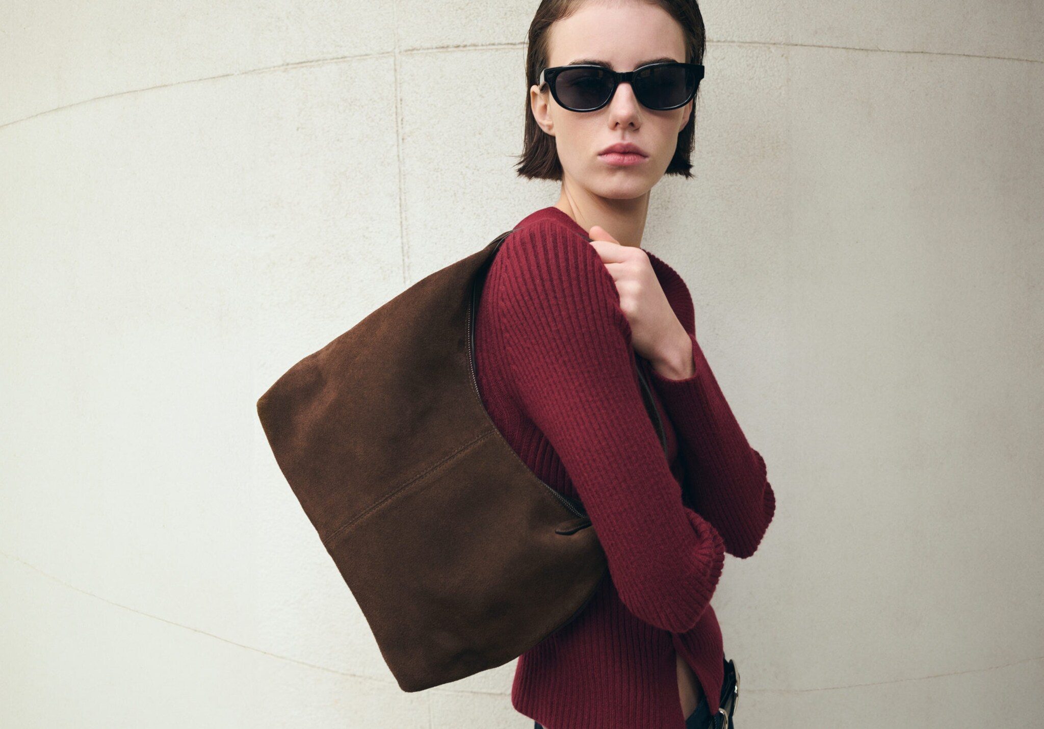 Suede shoulder bag with stitching - Panoramic plane