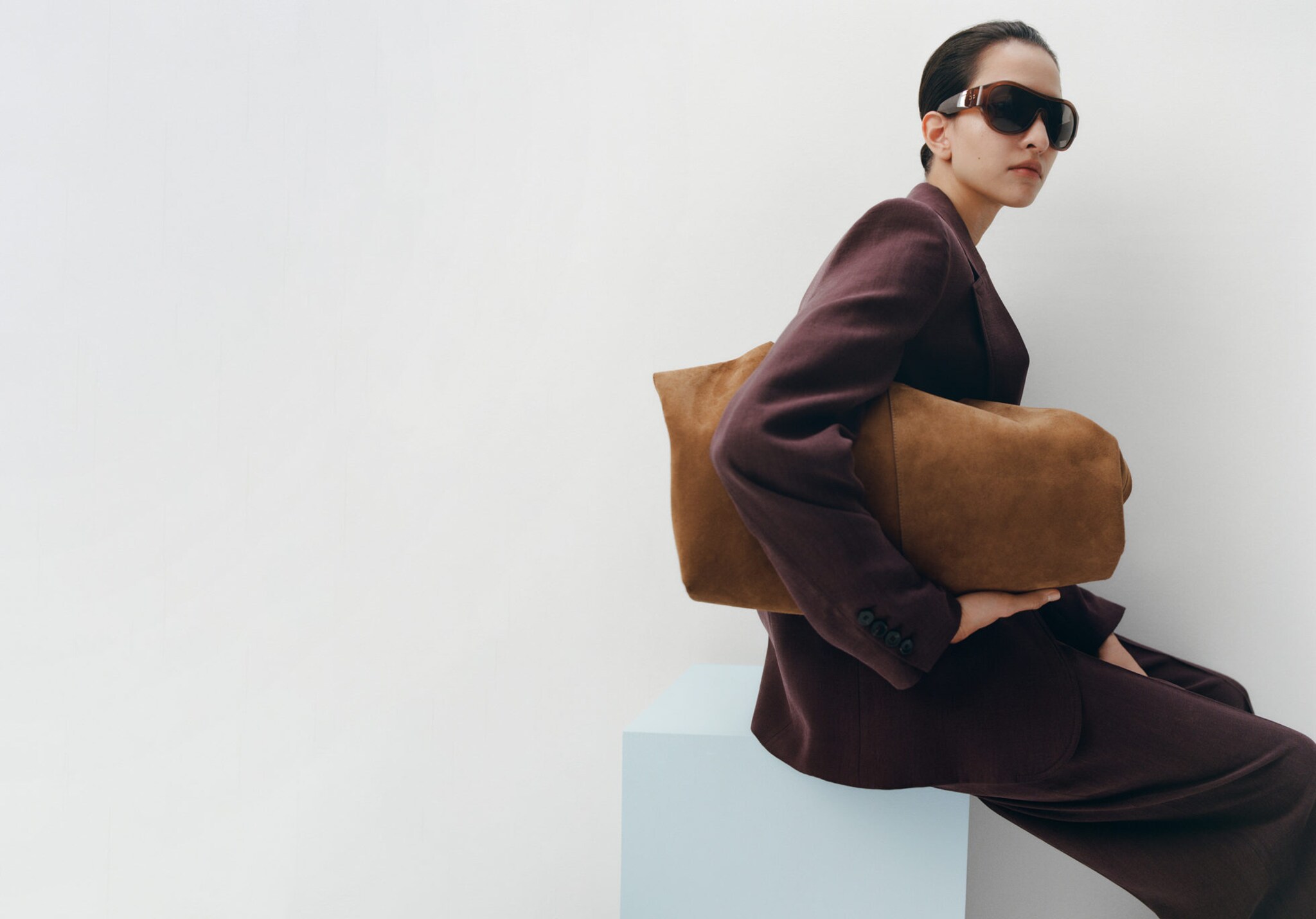 Suede shoulder bag with stitching - Panoramic plane