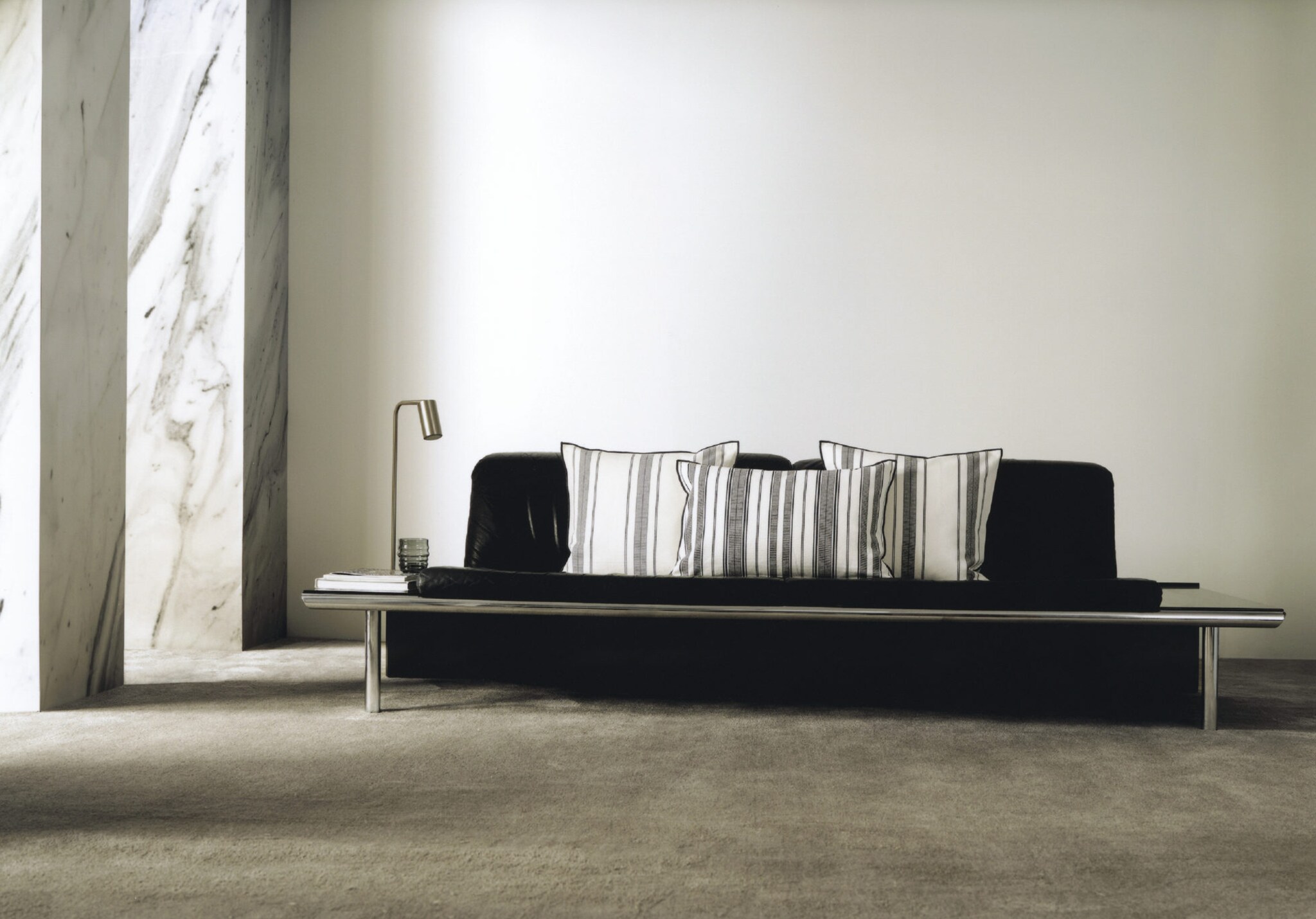 Cushion cover with stripe design and overlock finish 40x60 cm - Panoramic plane