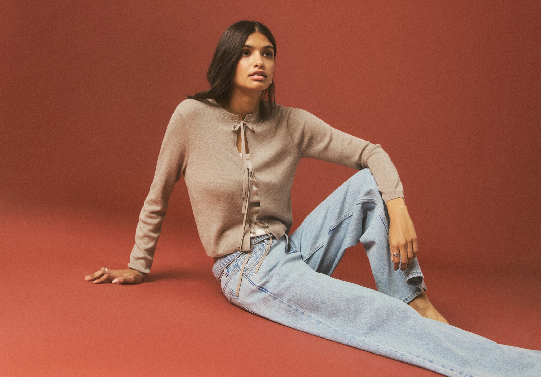 Knitted cardigan with ties - Panoramic plane