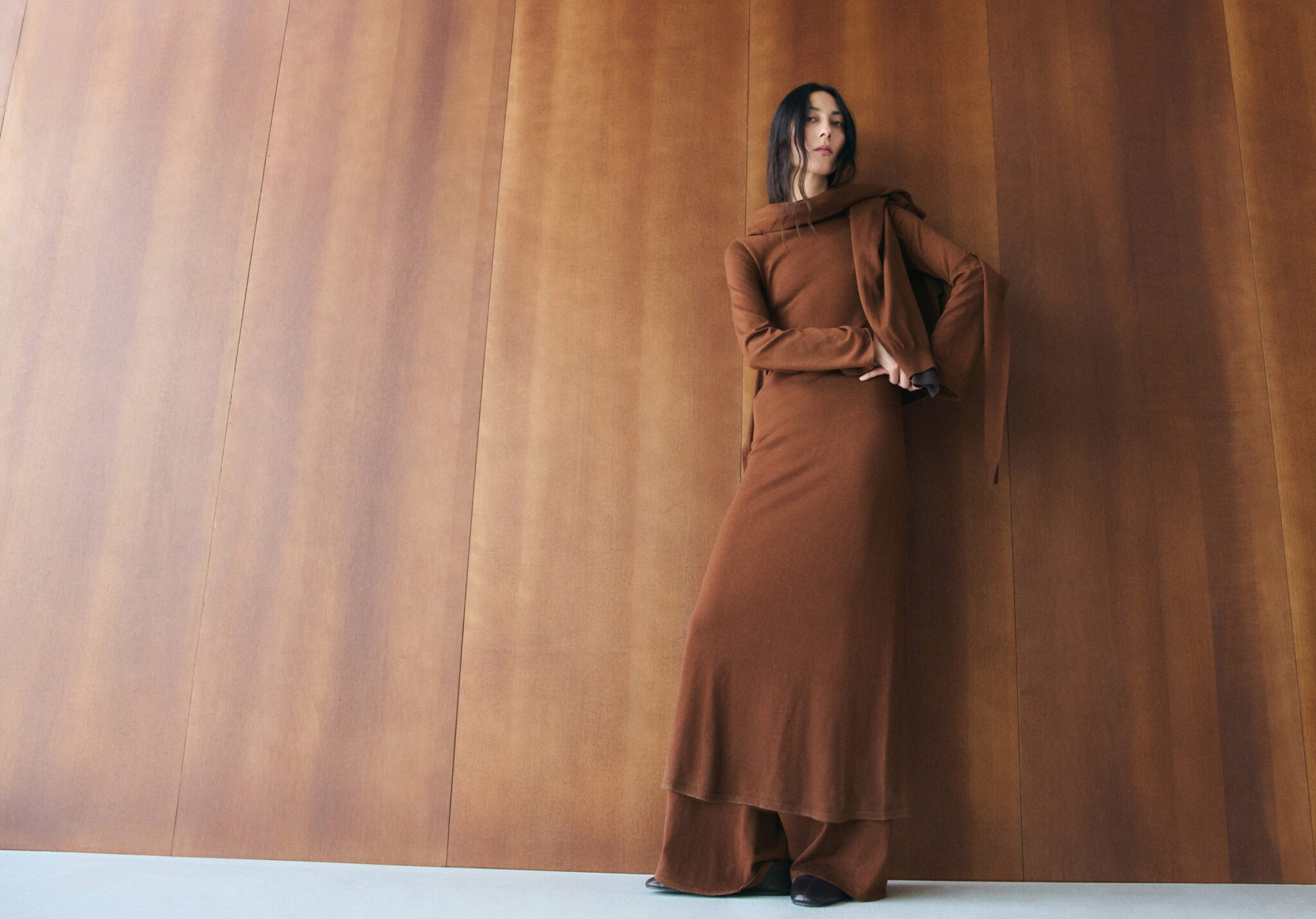 Knitted dress with bell sleeves - Panoramic plane