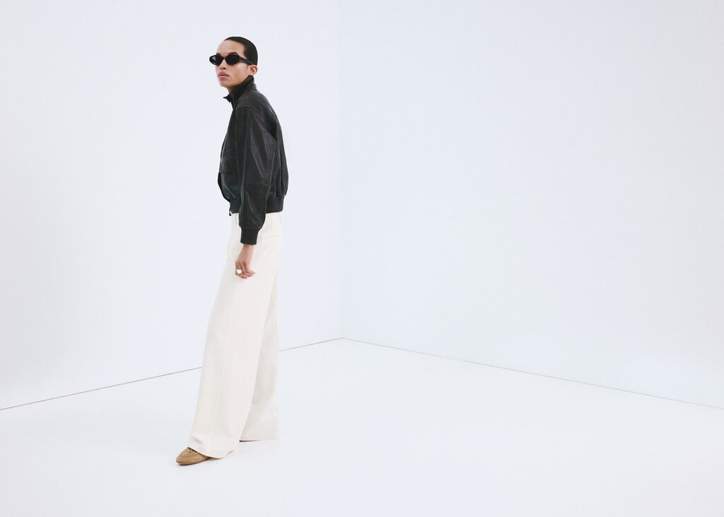 Wide leg mid-rise jeans - image 3