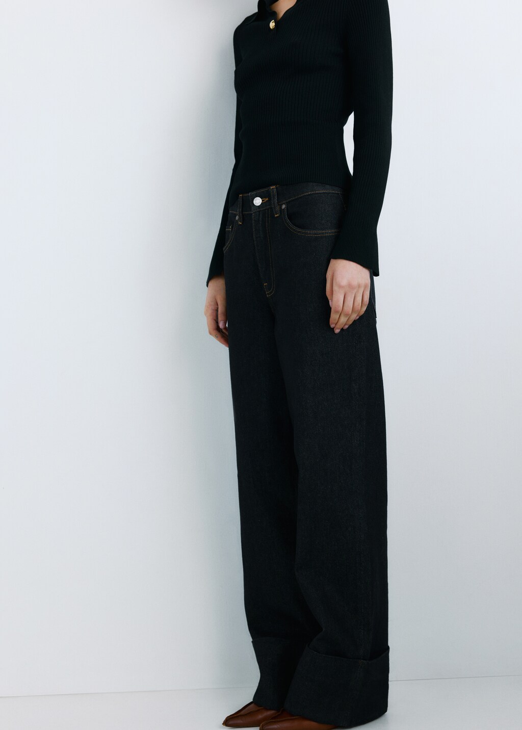 Turned-up straight jeans