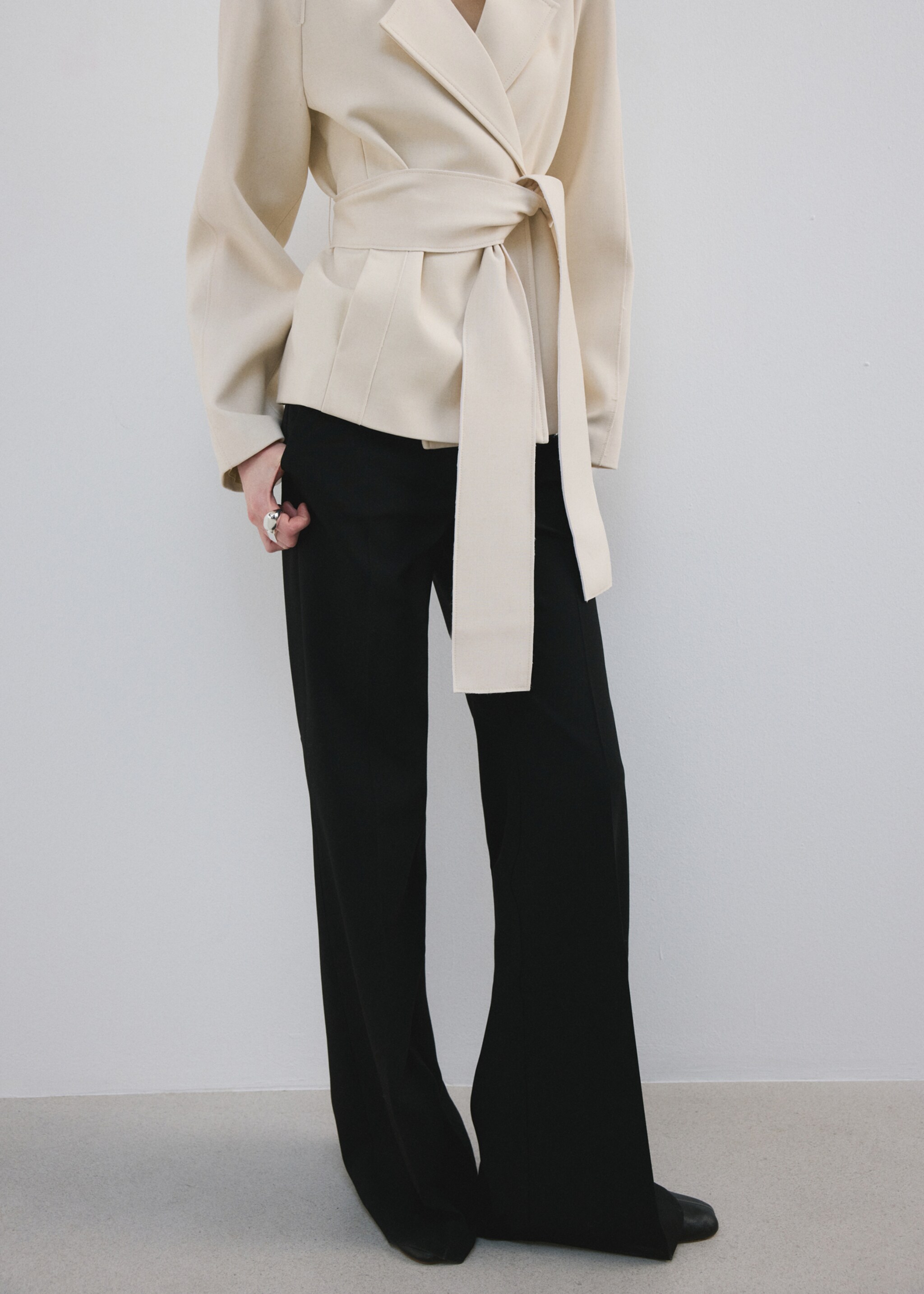 Mid-rise flare trousers - Medium plane, Black. Ref: 27004452-01.