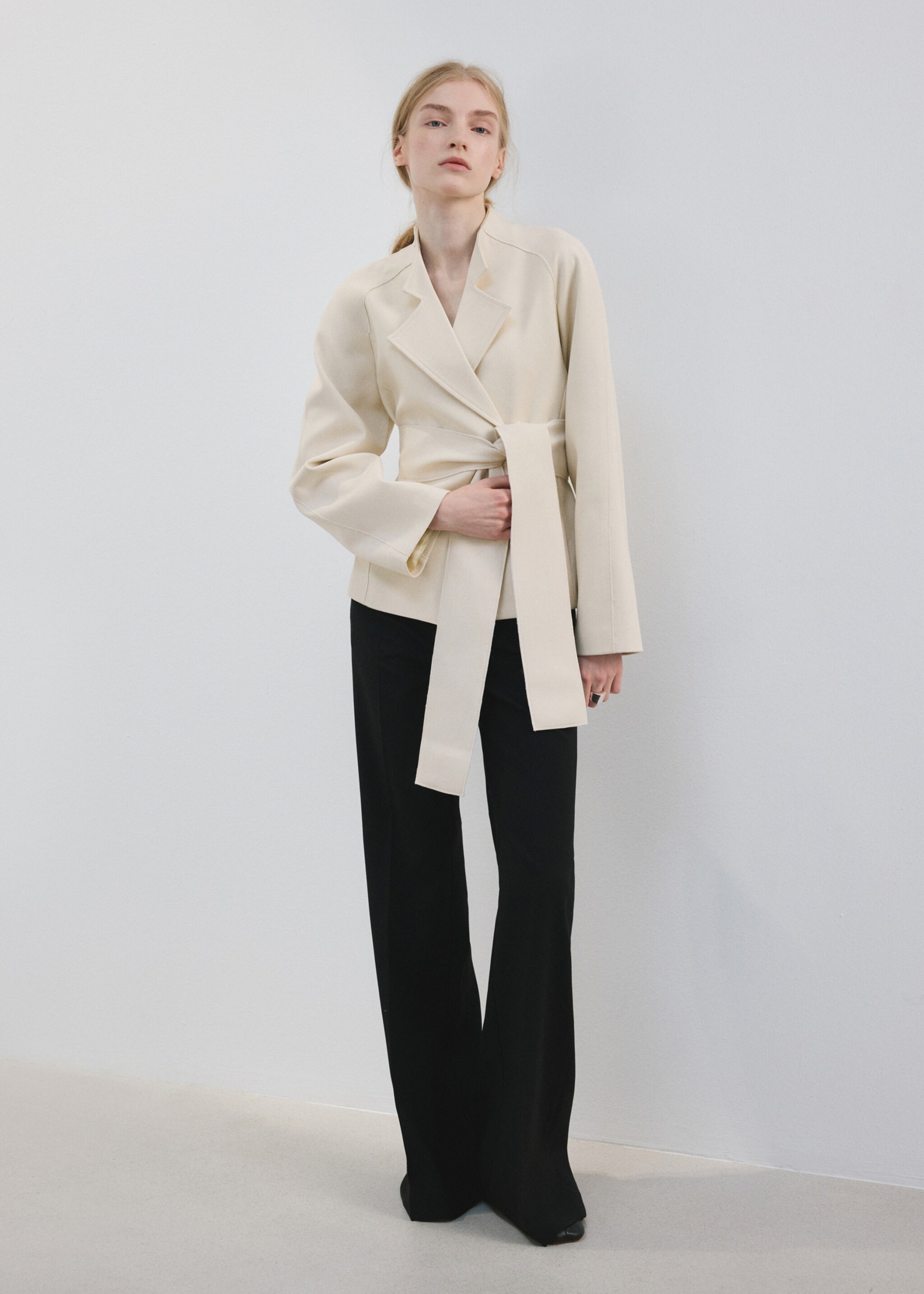 Mid-rise flare trousers - General plane, Black. Ref: 27004452-01.