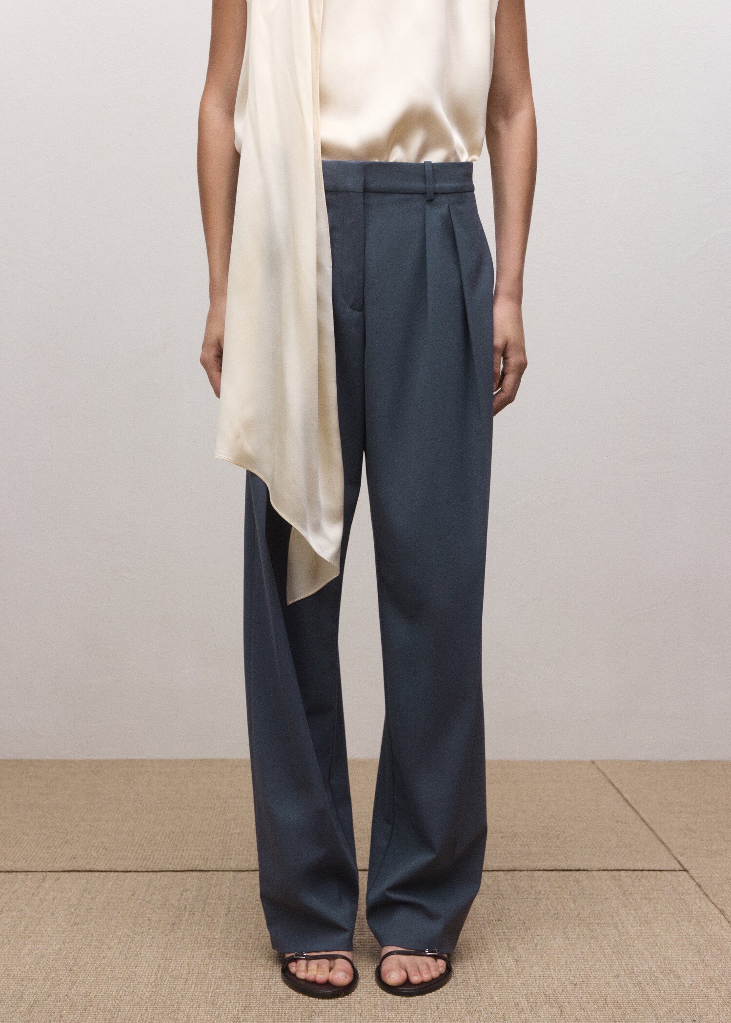 Straight wool suit trousers - Medium plane