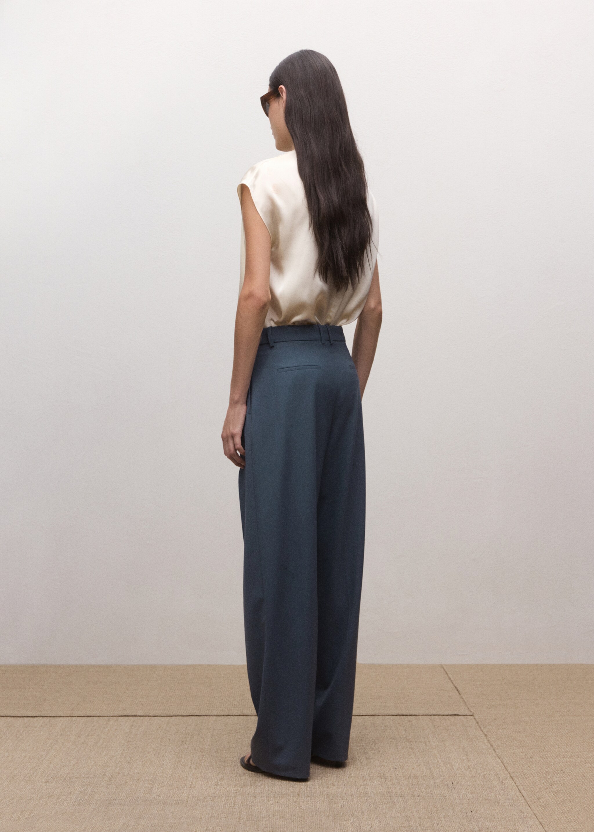 Straight wool suit trousers - Reverse of the article, Blue. Ref: 27004453-01.